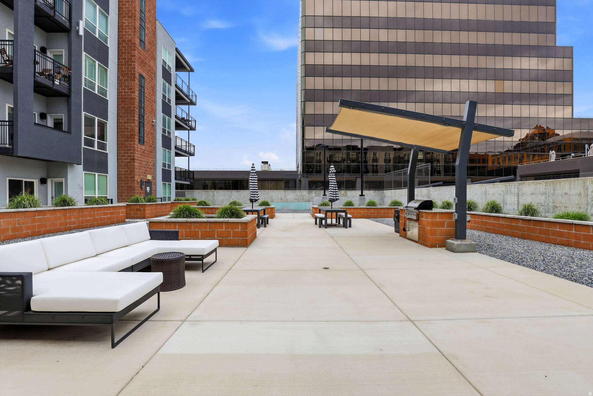 THE METRO - Residential