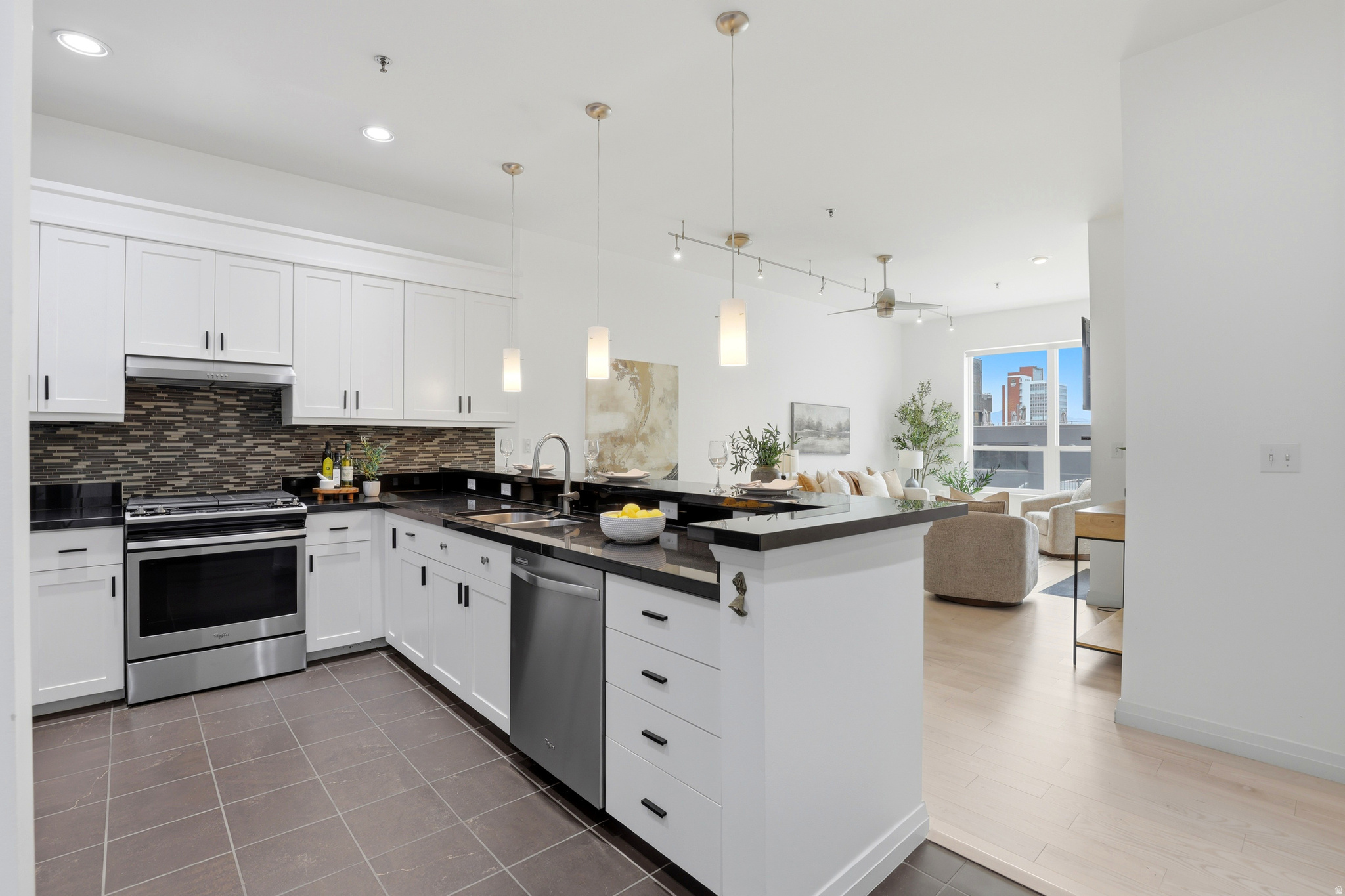 THE METRO - Residential