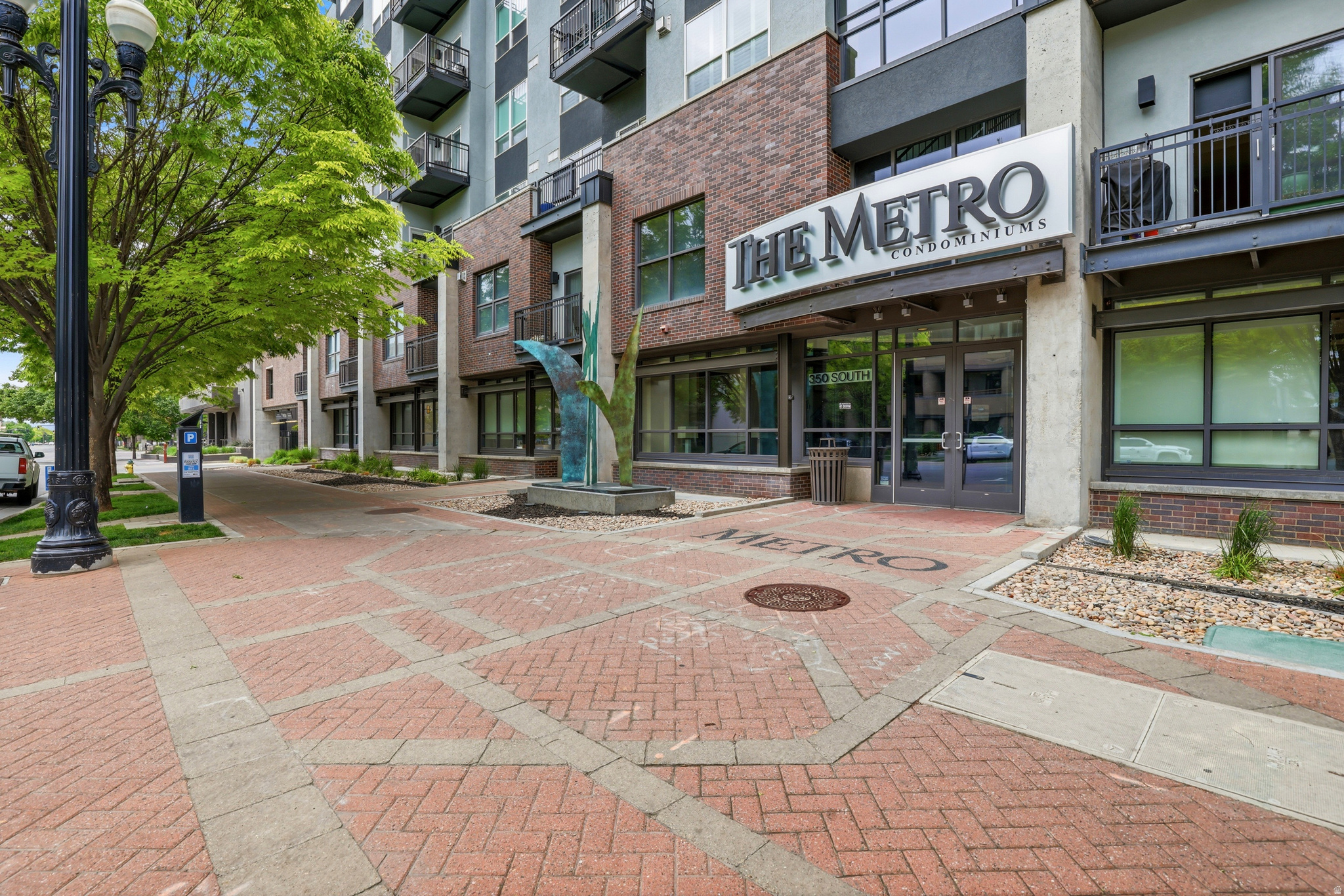 THE METRO - Residential