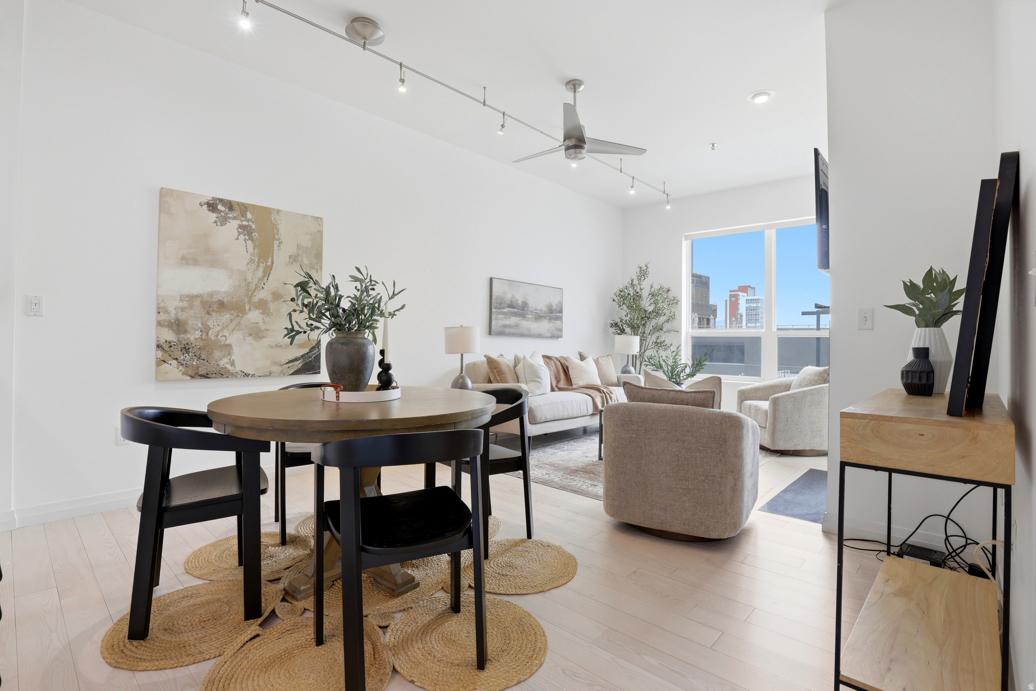 THE METRO - Residential