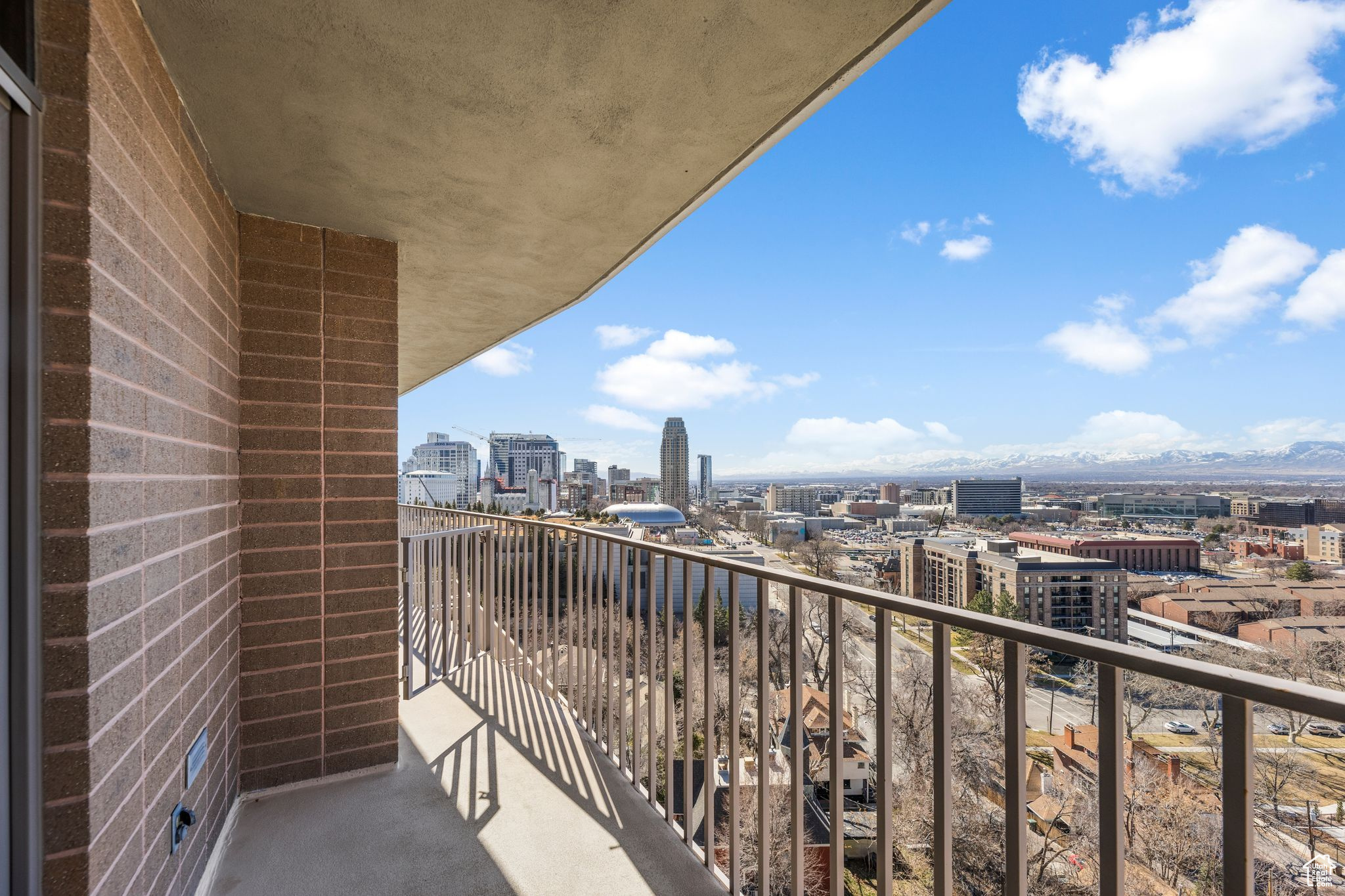 TREVI TOWERS CONDM - Residential