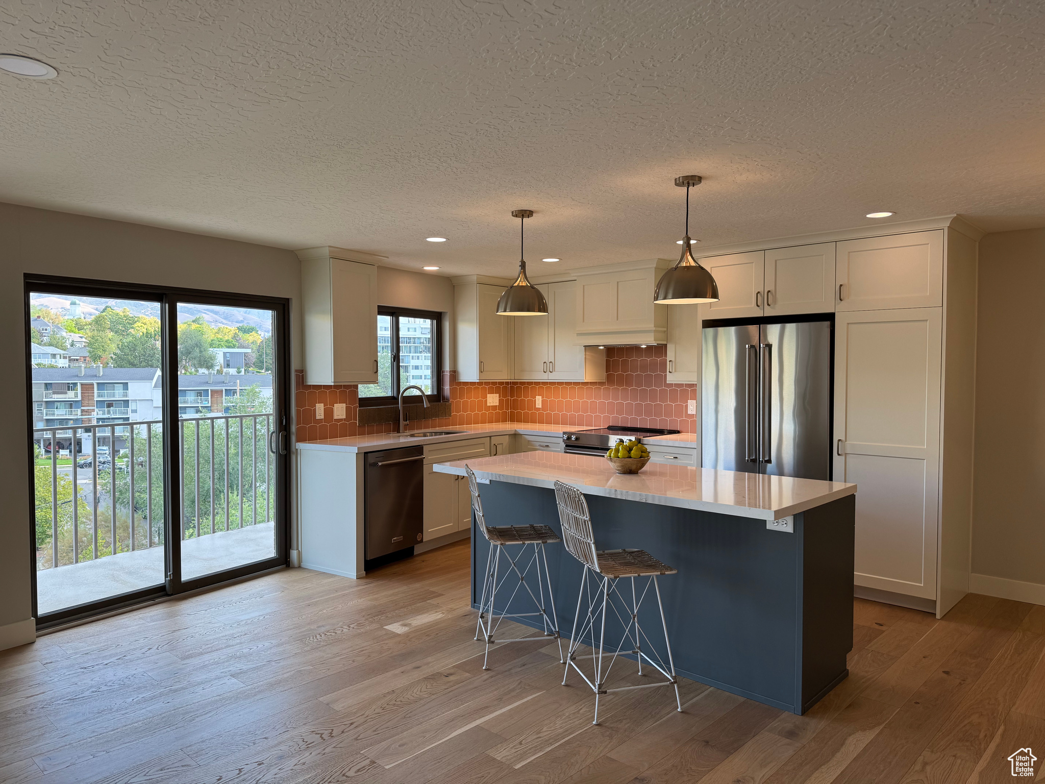 TREVI TOWERS CONDM - Residential