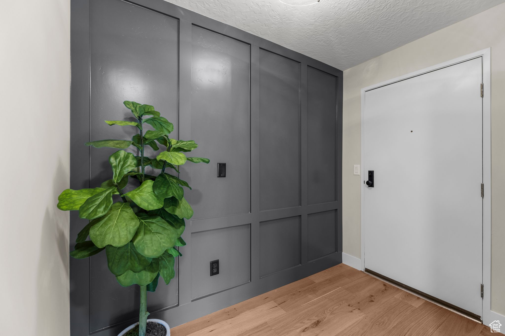 TREVI TOWERS CONDM - Residential