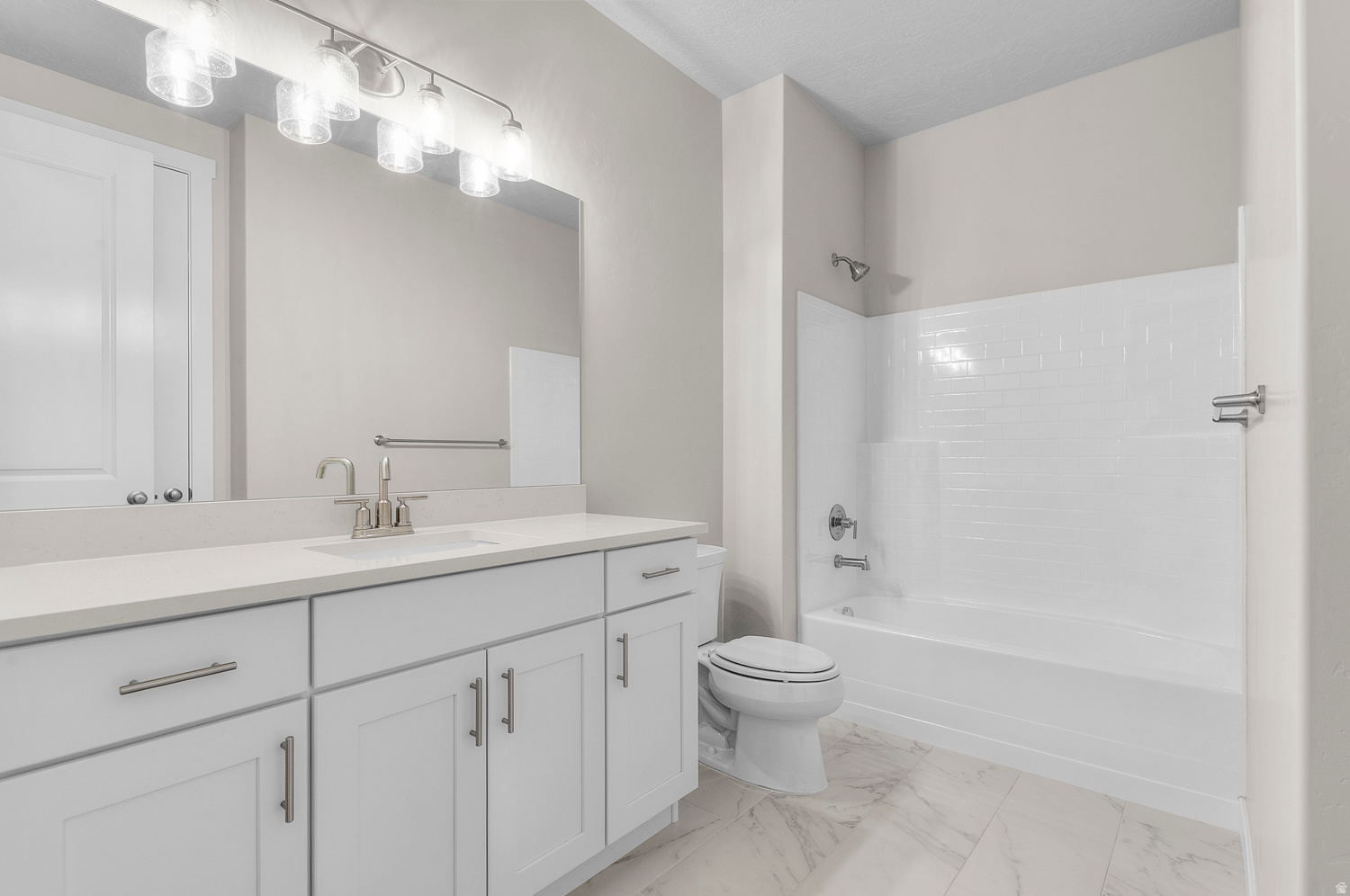 HIDDEN OAKS COLLECTION 606 - Residential