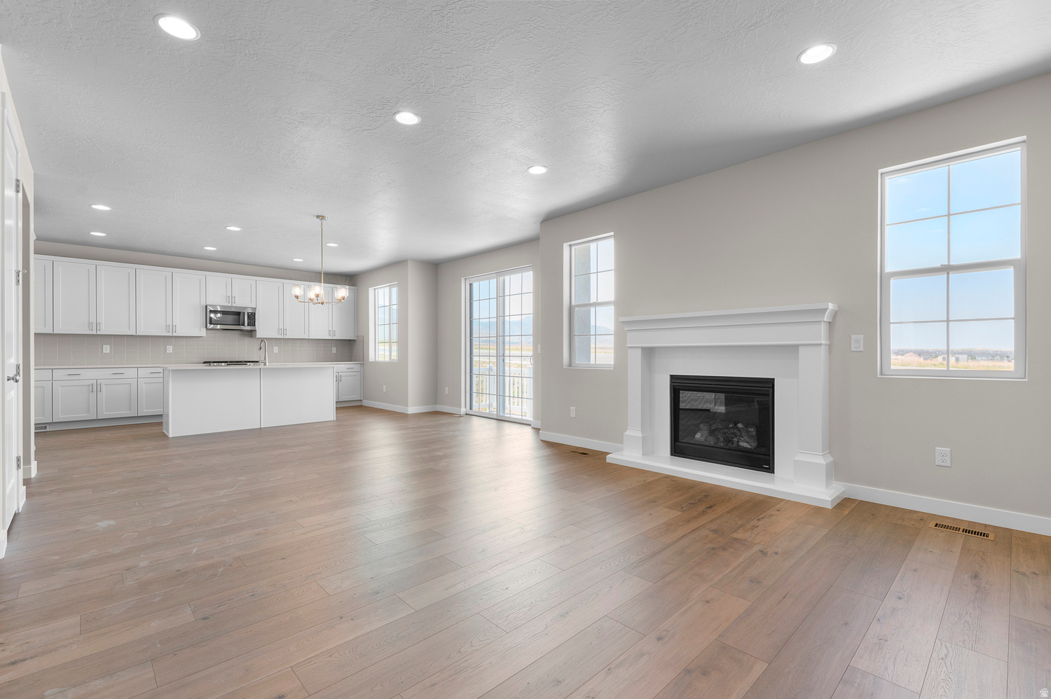 HIDDEN OAKS COLLECTION 606 - Residential