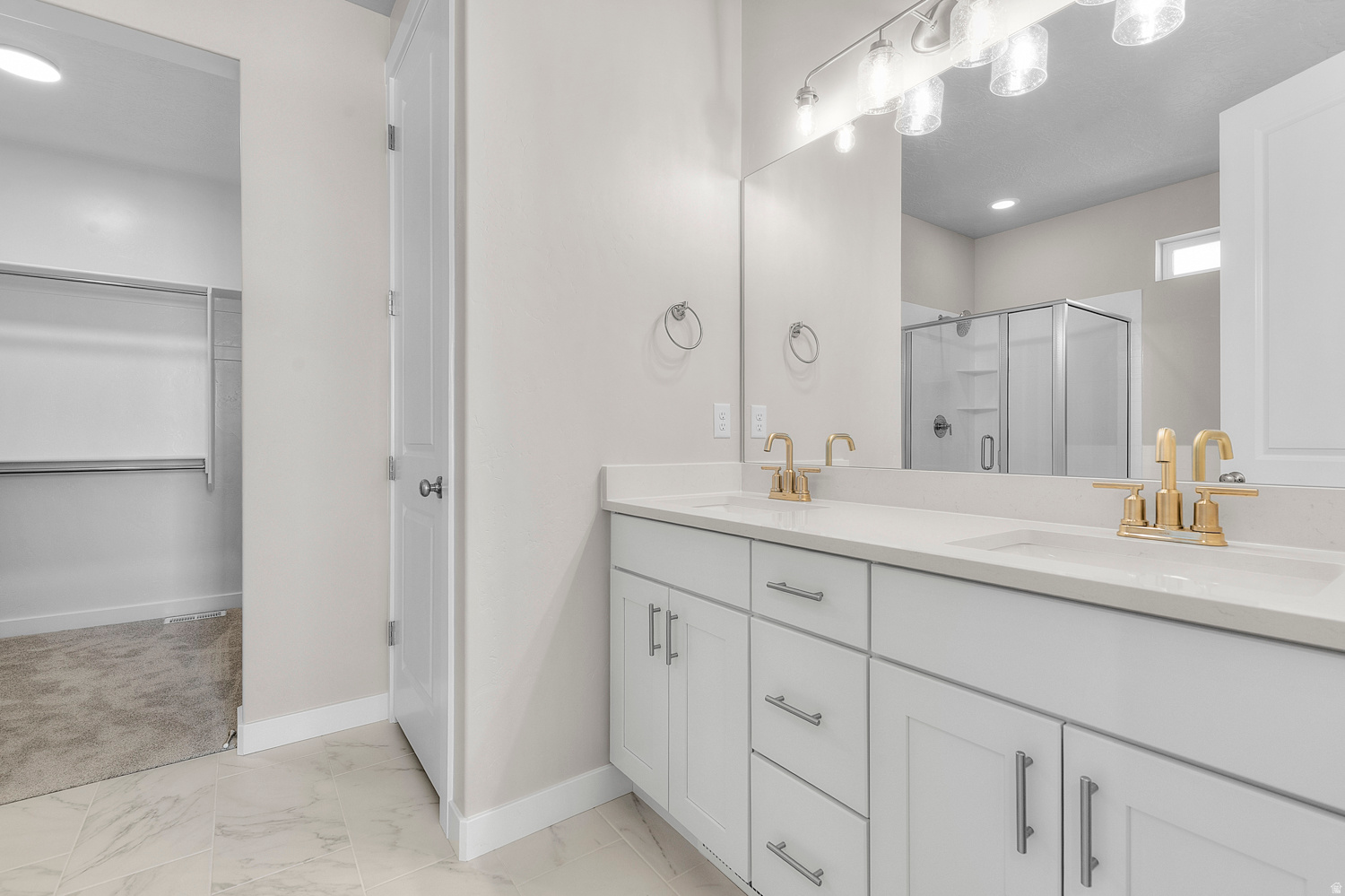 HIDDEN OAKS COLLECTION 606 - Residential