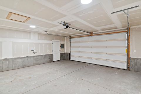 Tiny photo for 866 CAHOON CIR, Ogden, UT 84401 (MLS # 2125486)