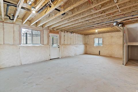 Tiny photo for 866 CAHOON CIR, Ogden, UT 84401 (MLS # 2125486)