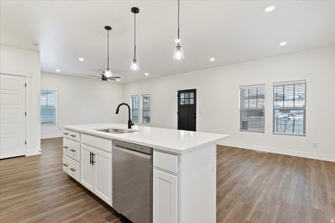 Tiny photo for 866 CAHOON CIR, Ogden, UT 84401 (MLS # 2125486)