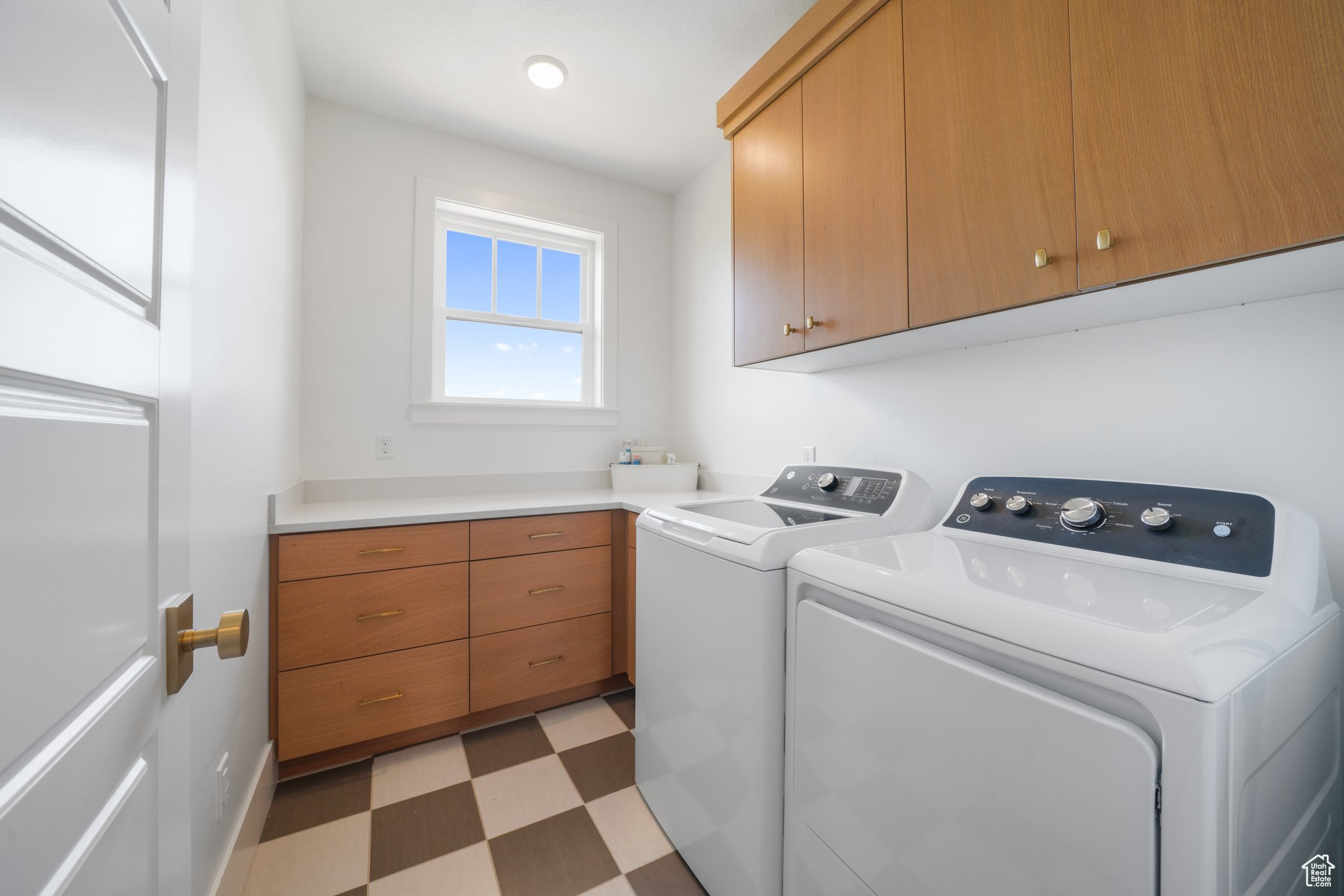 5038 W Lake Ave, South Jordan, Utah image 28