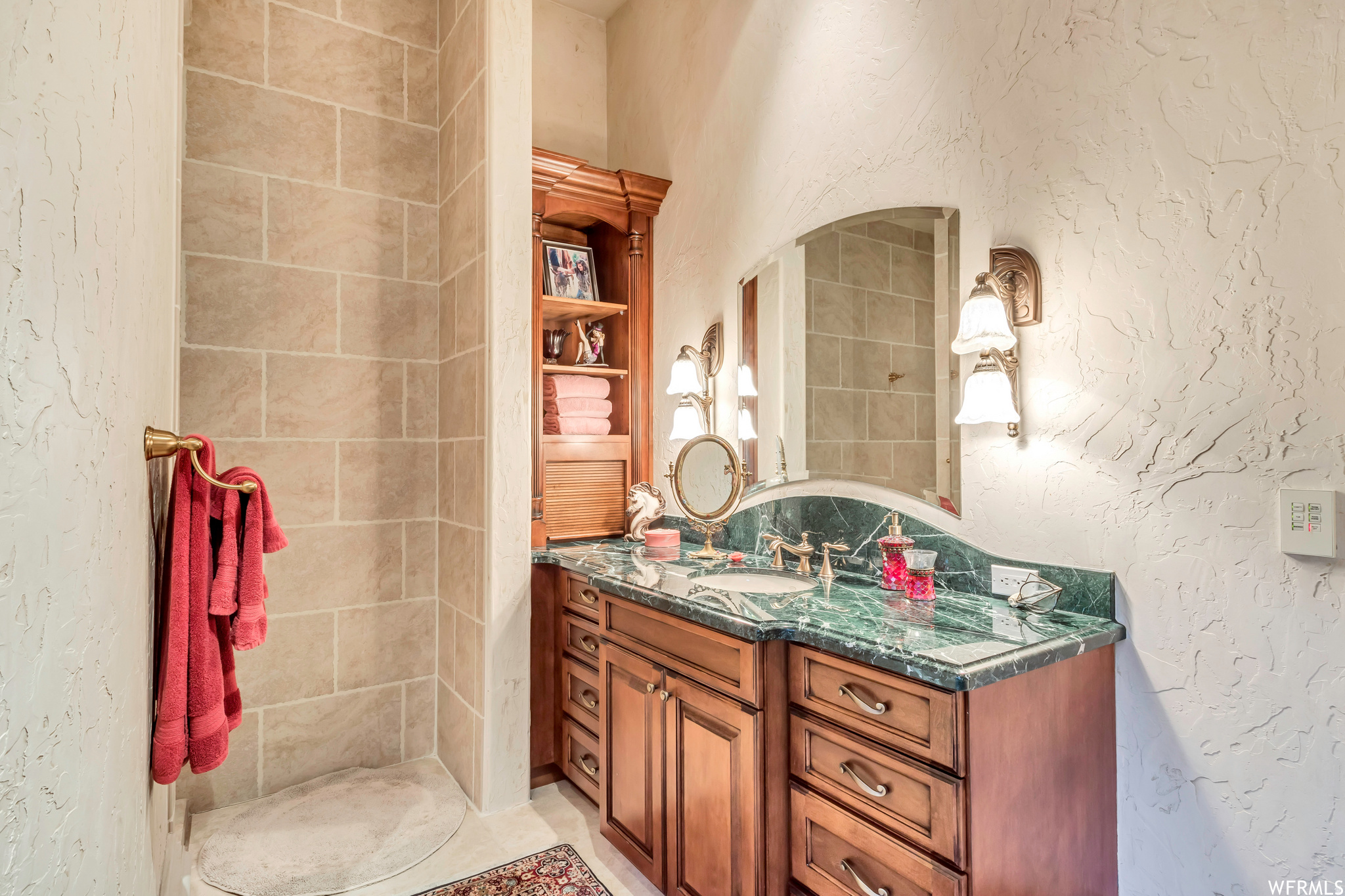 NORTH COVE ESTATES - Residential