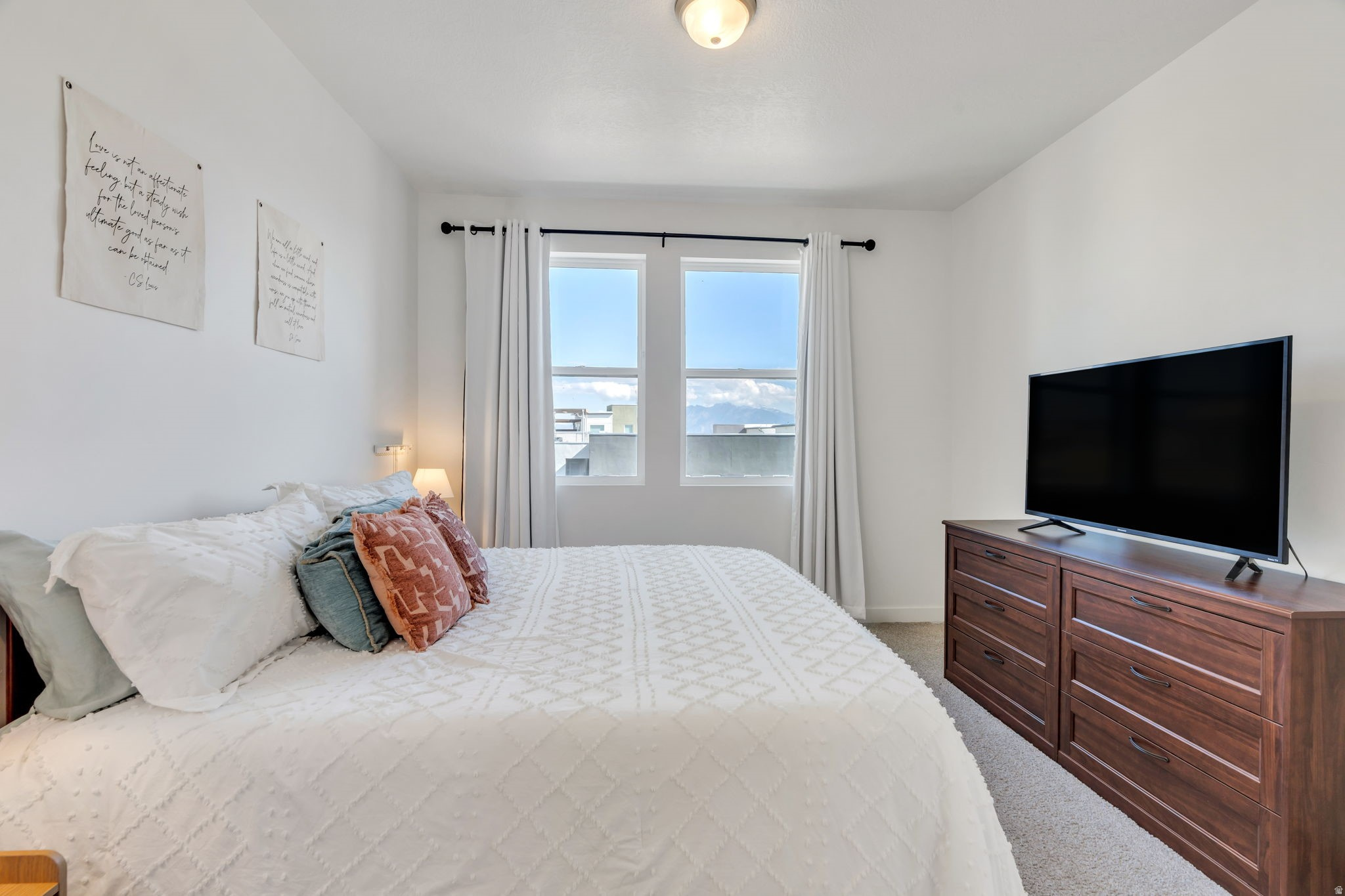 DAYBREAK - Residential