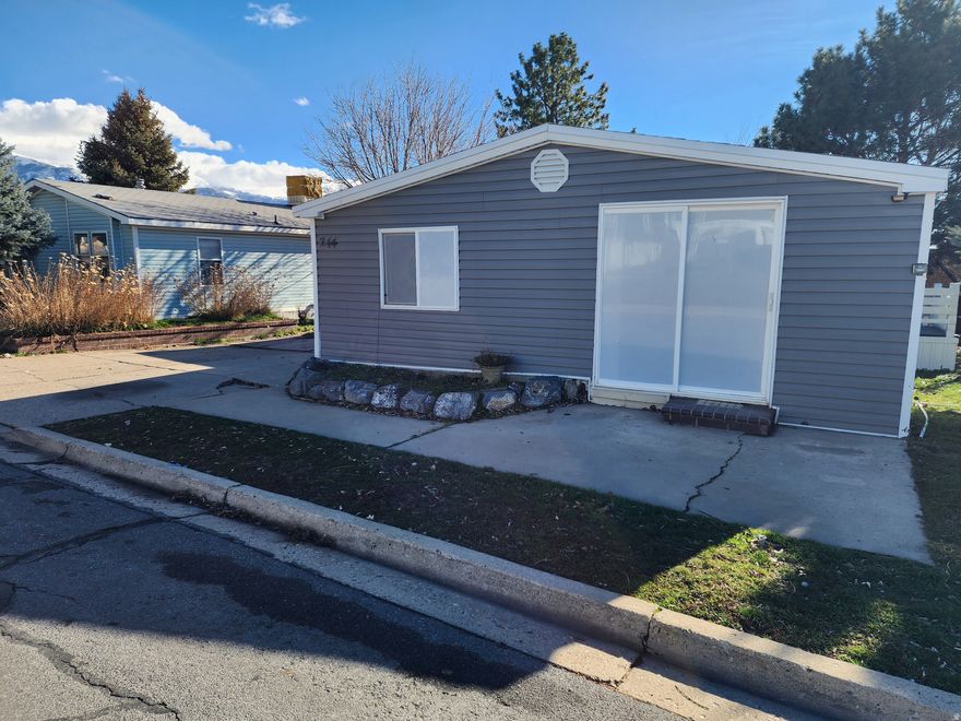 Recently renovated 4 bedroom double wide is now available! Move in ready! Photos are a must see! Check it out before its gone! We have many financing options for this type of property. Sq Ft provided as a courtesy measurement only. Buyer/Buyer Broker to verify all information.