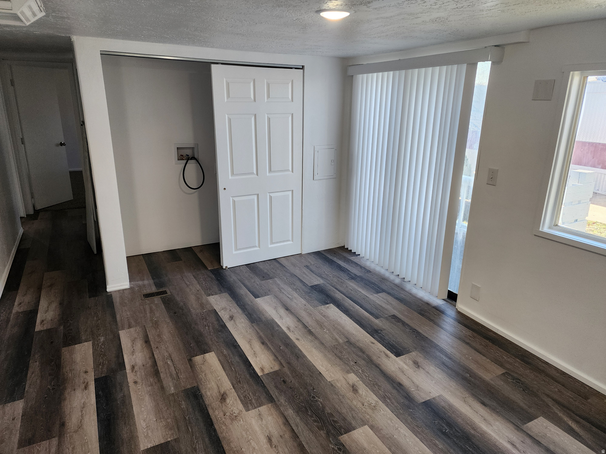 LAKEVIEW ESTATES - Residential