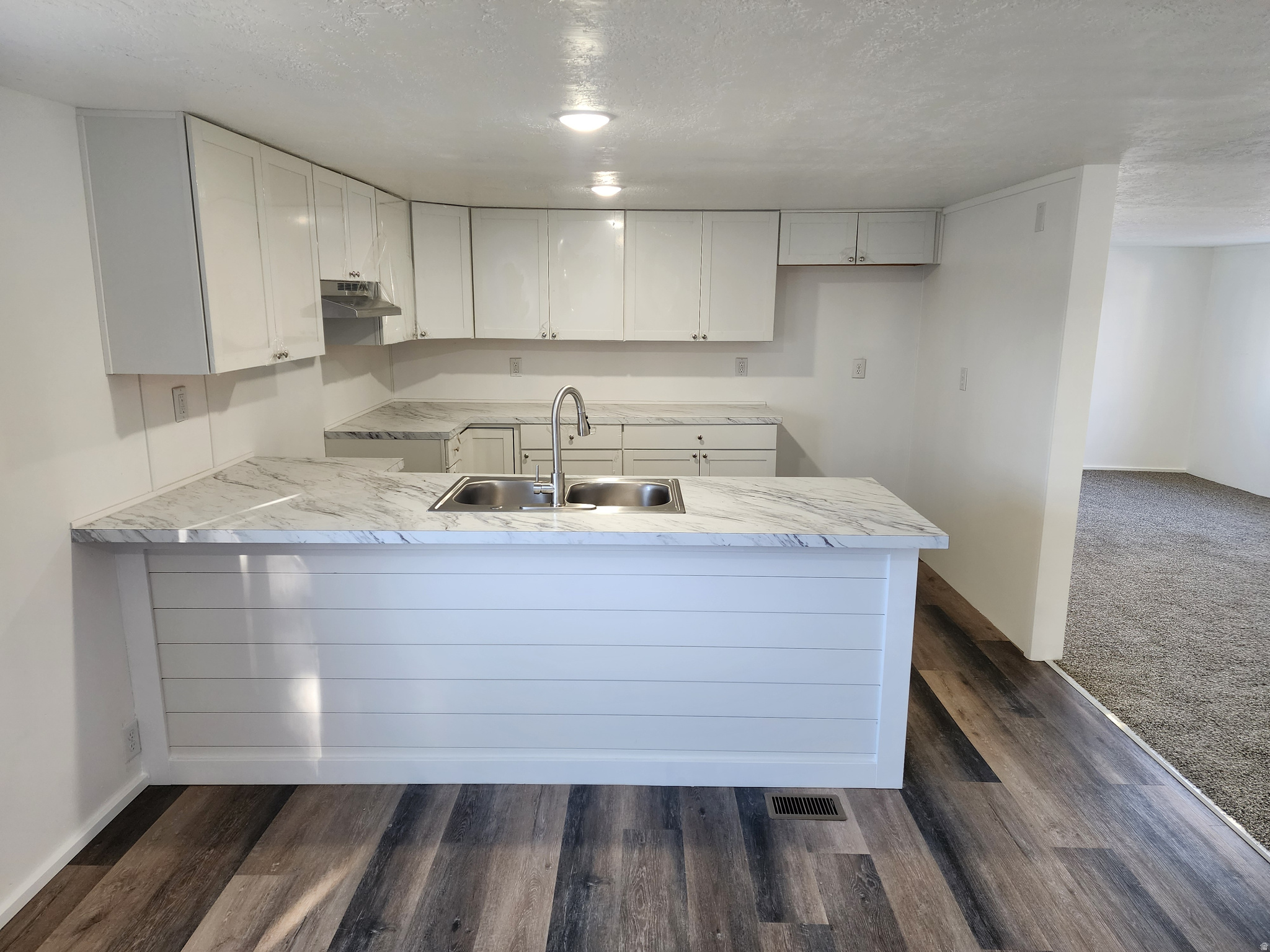 LAKEVIEW ESTATES - Residential