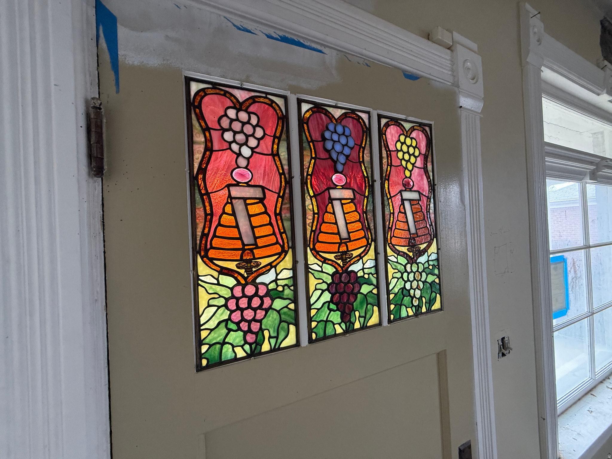 Main image without alt text