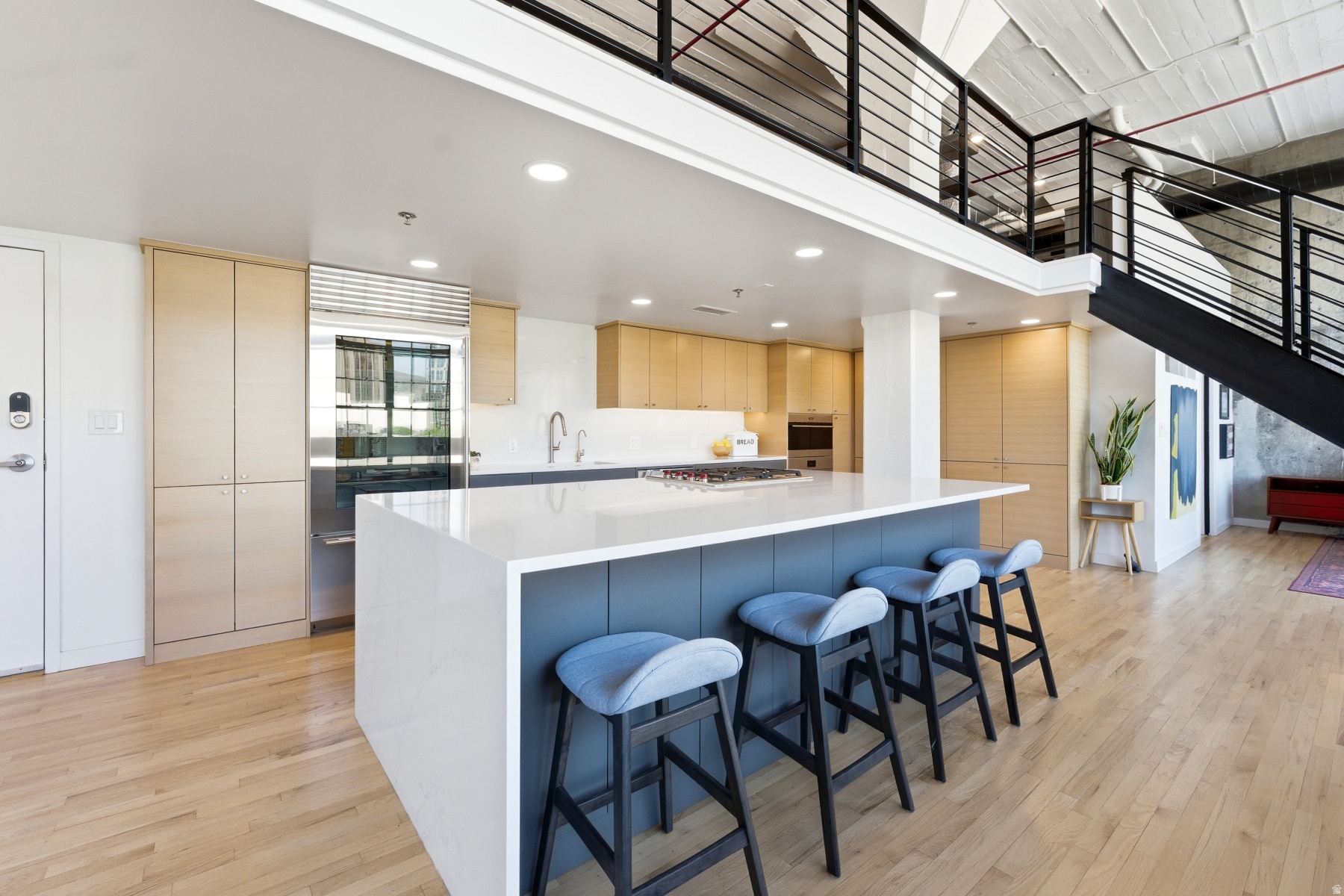 BROADWAY LOFTS - Residential