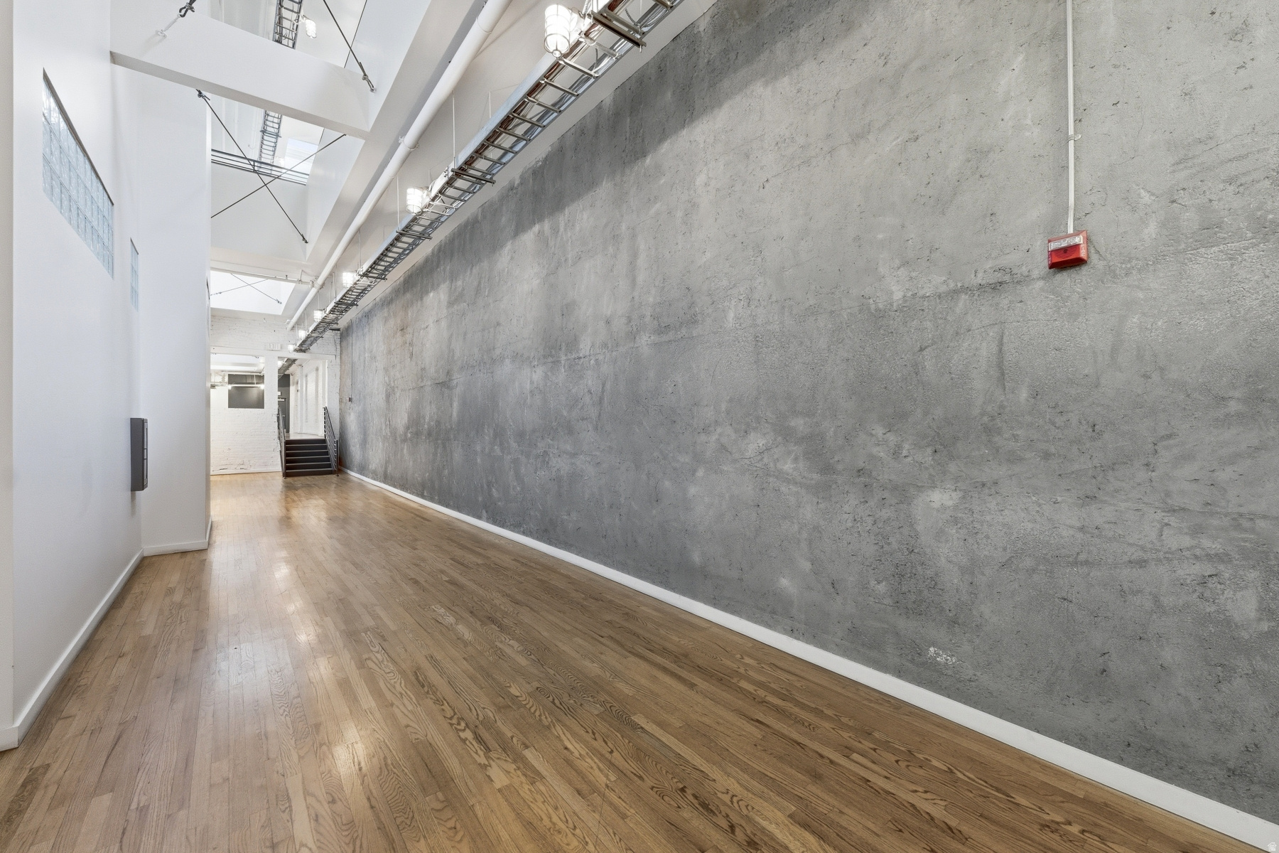BROADWAY LOFTS - Residential