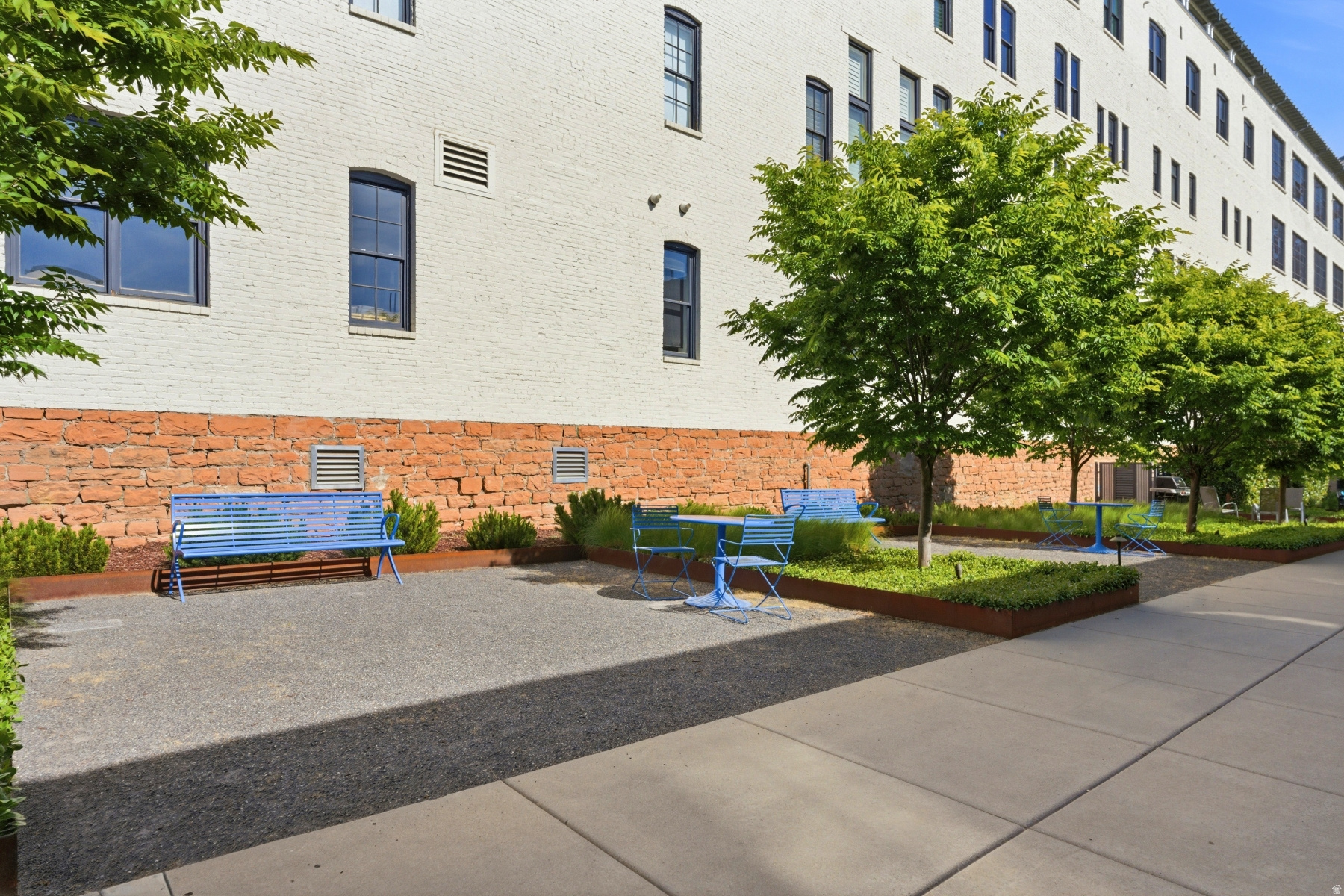 BROADWAY LOFTS - Residential