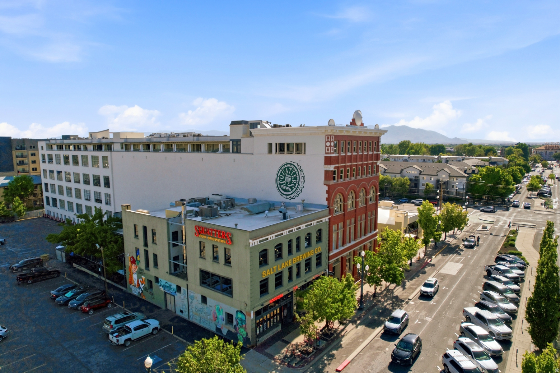 BROADWAY LOFTS - Residential