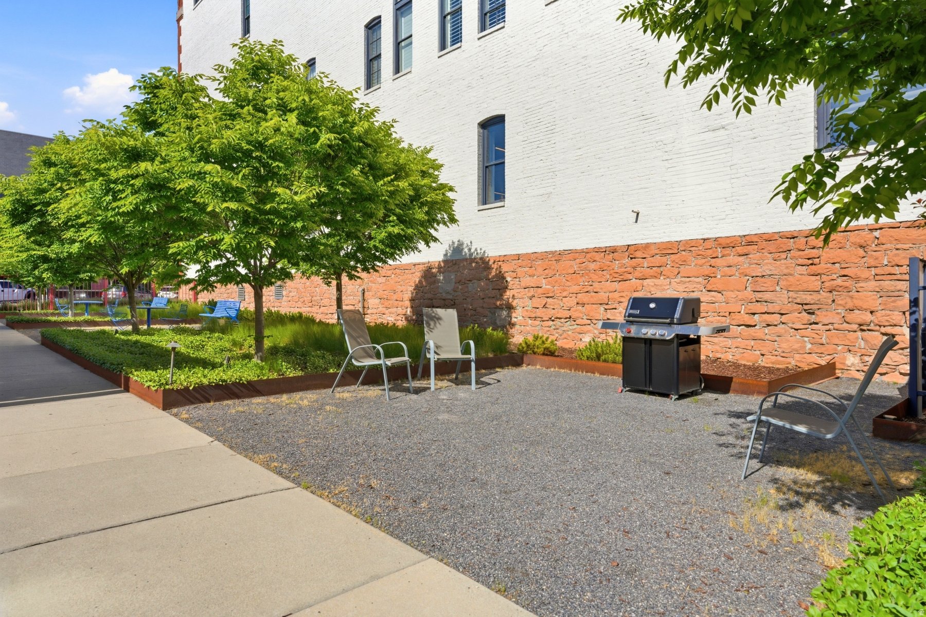 BROADWAY LOFTS - Residential