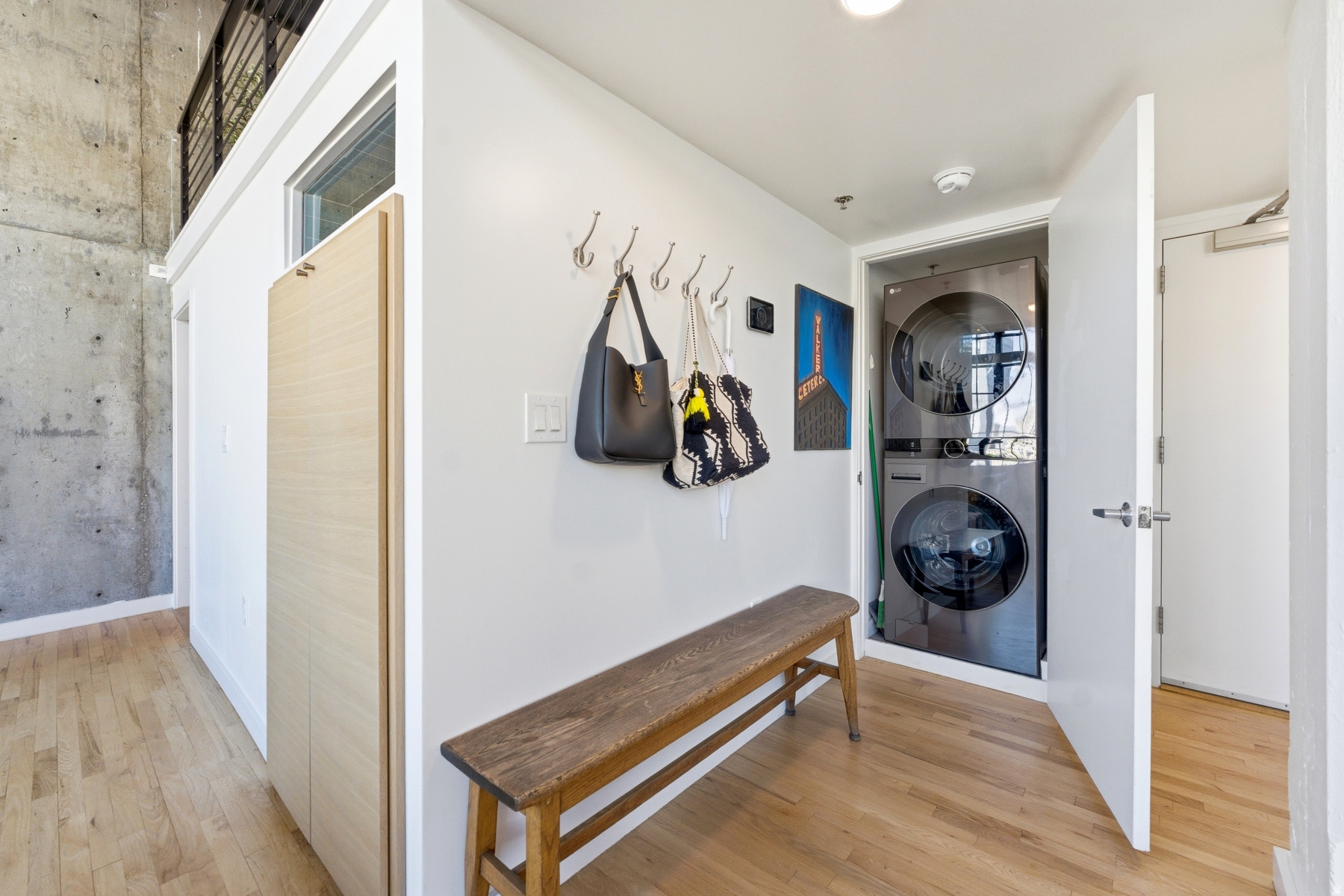 BROADWAY LOFTS - Residential