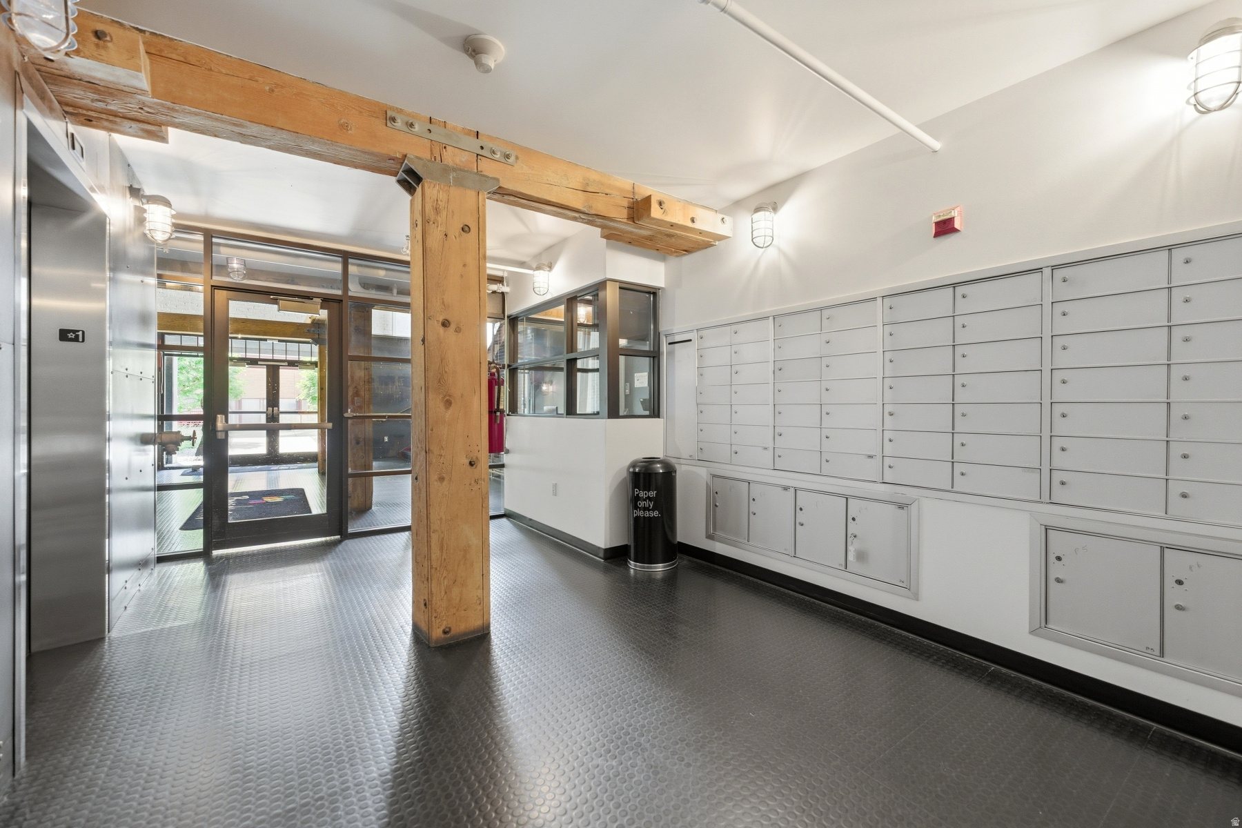 BROADWAY LOFTS - Residential