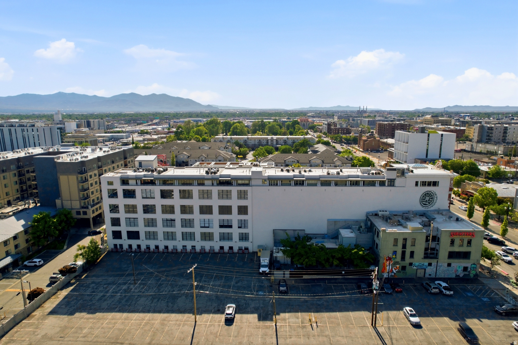 BROADWAY LOFTS - Residential