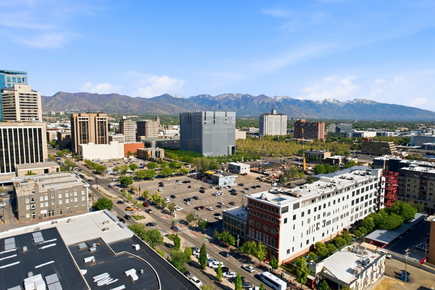 BROADWAY LOFTS - Residential