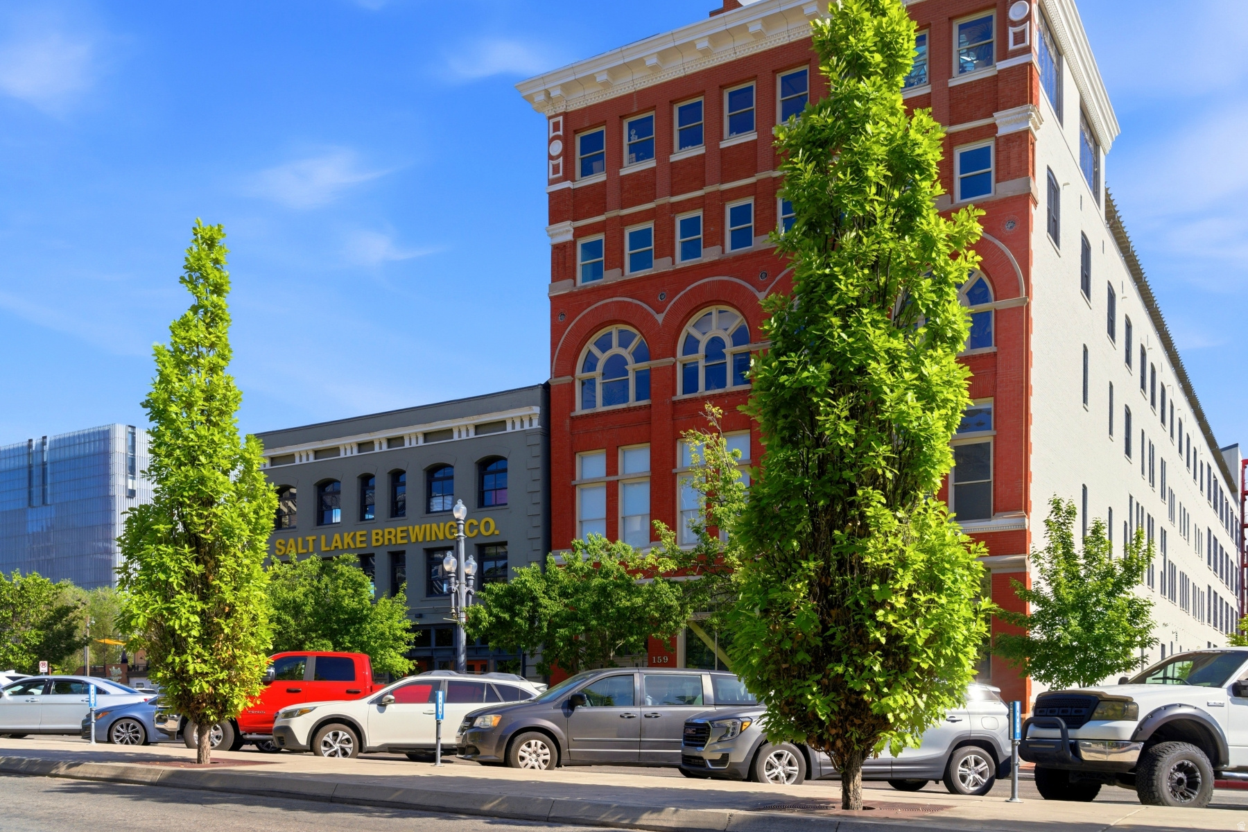 BROADWAY LOFTS - Residential