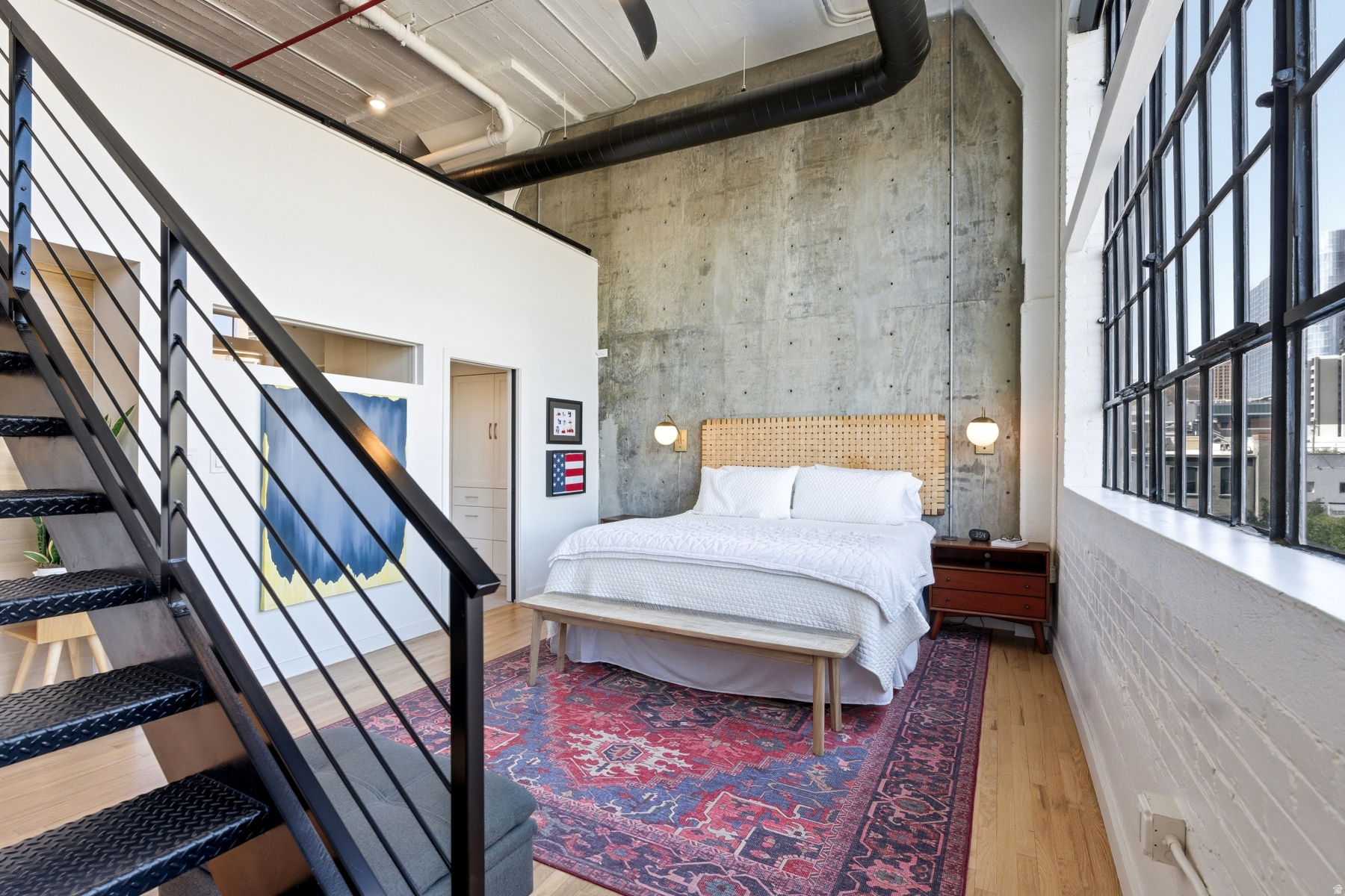 BROADWAY LOFTS - Residential
