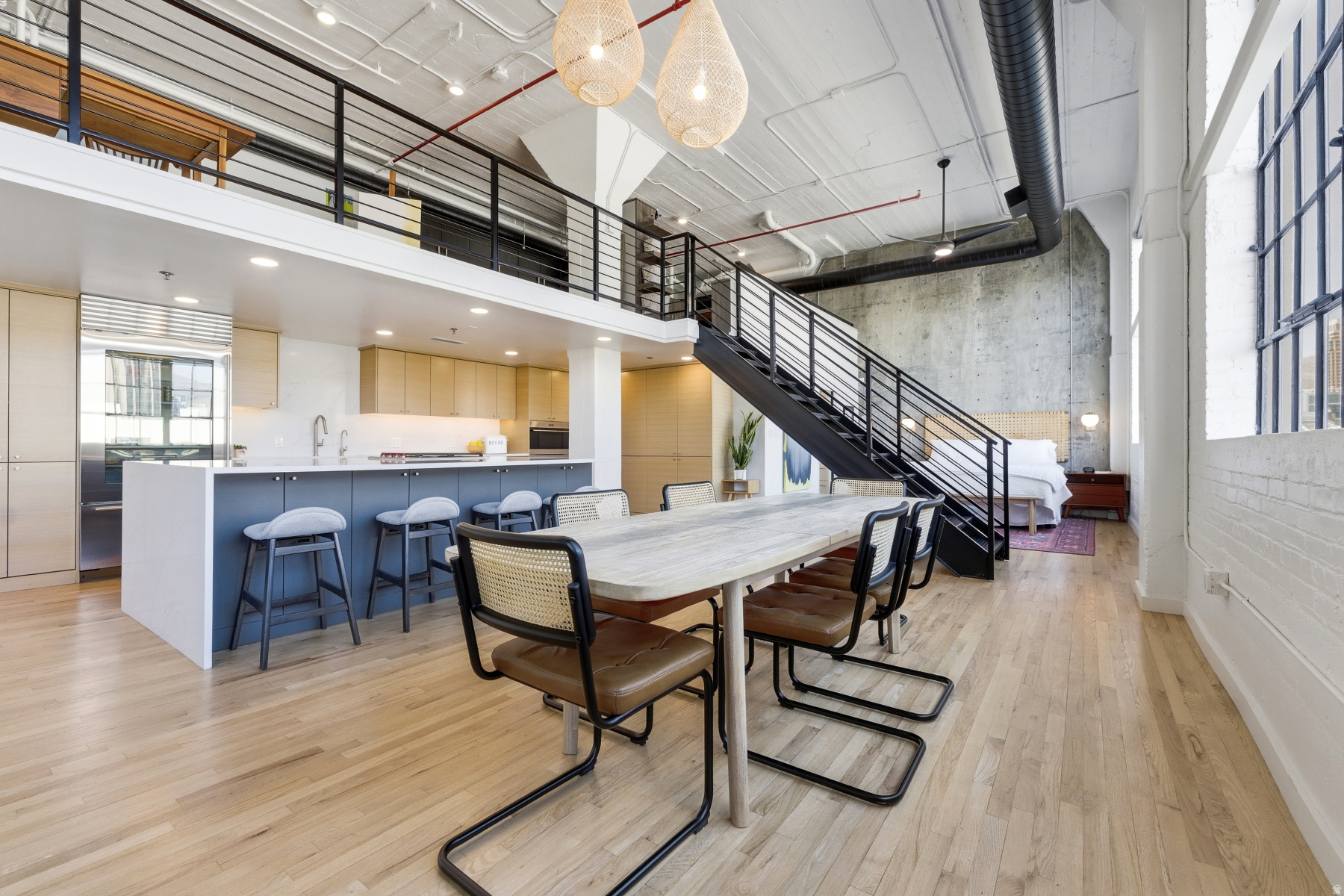 BROADWAY LOFTS - Residential