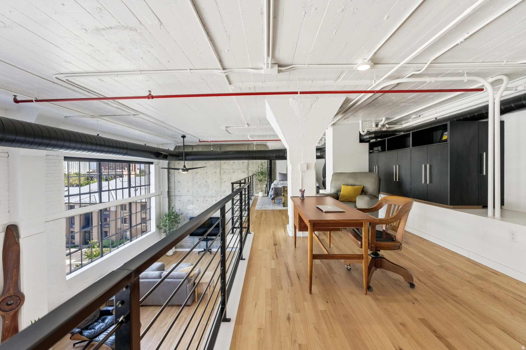 BROADWAY LOFTS - Residential
