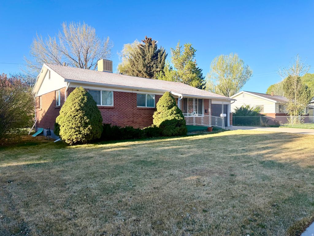 Photo of 645 W 250 S, Vernal, UT 84078 (MLS # 2147976)