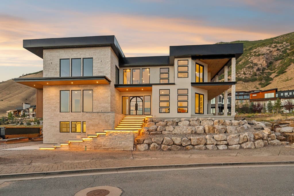 Photo of 4029 E CANYON ESTATE DR, Cottonwood Heights, UT 84121 (MLS # 2180751)