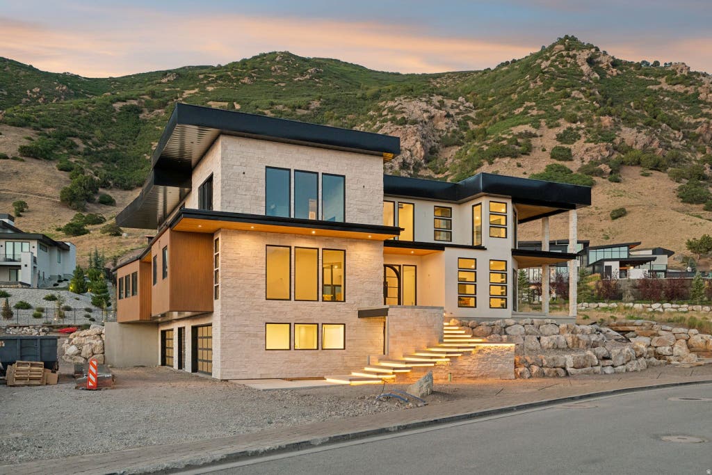 Photo of 4029 E CANYON ESTATE DR, Cottonwood Heights, UT 84121 (MLS # 2180751)