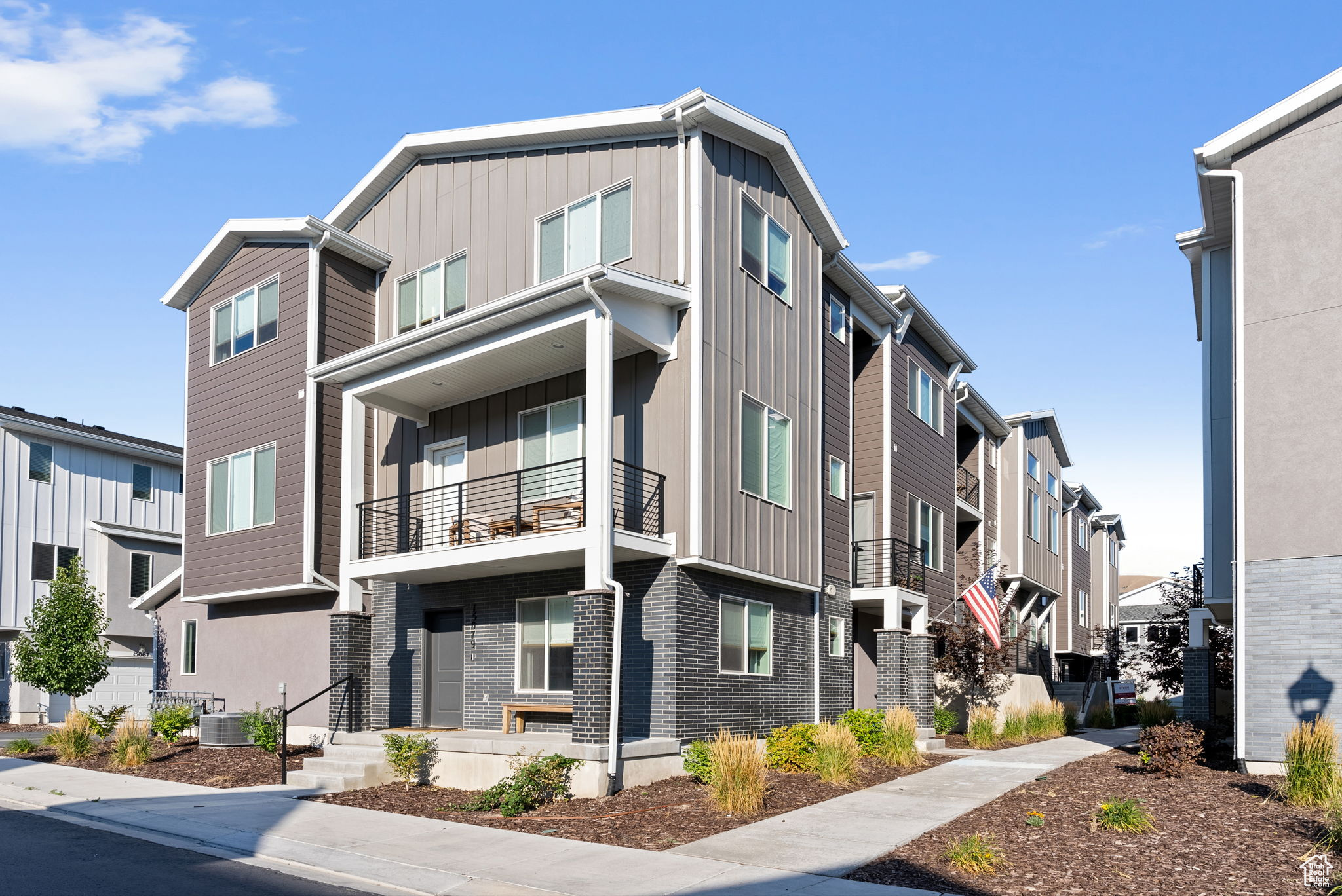 DAY RANCH TOWNS - Residential