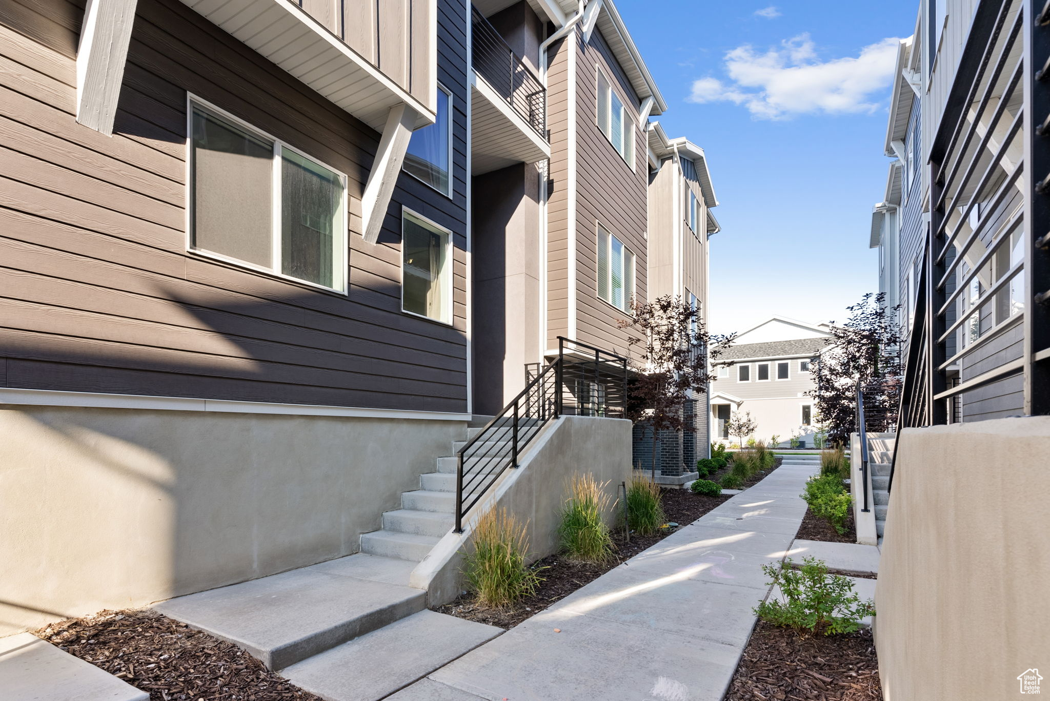 DAY RANCH TOWNS - Residential