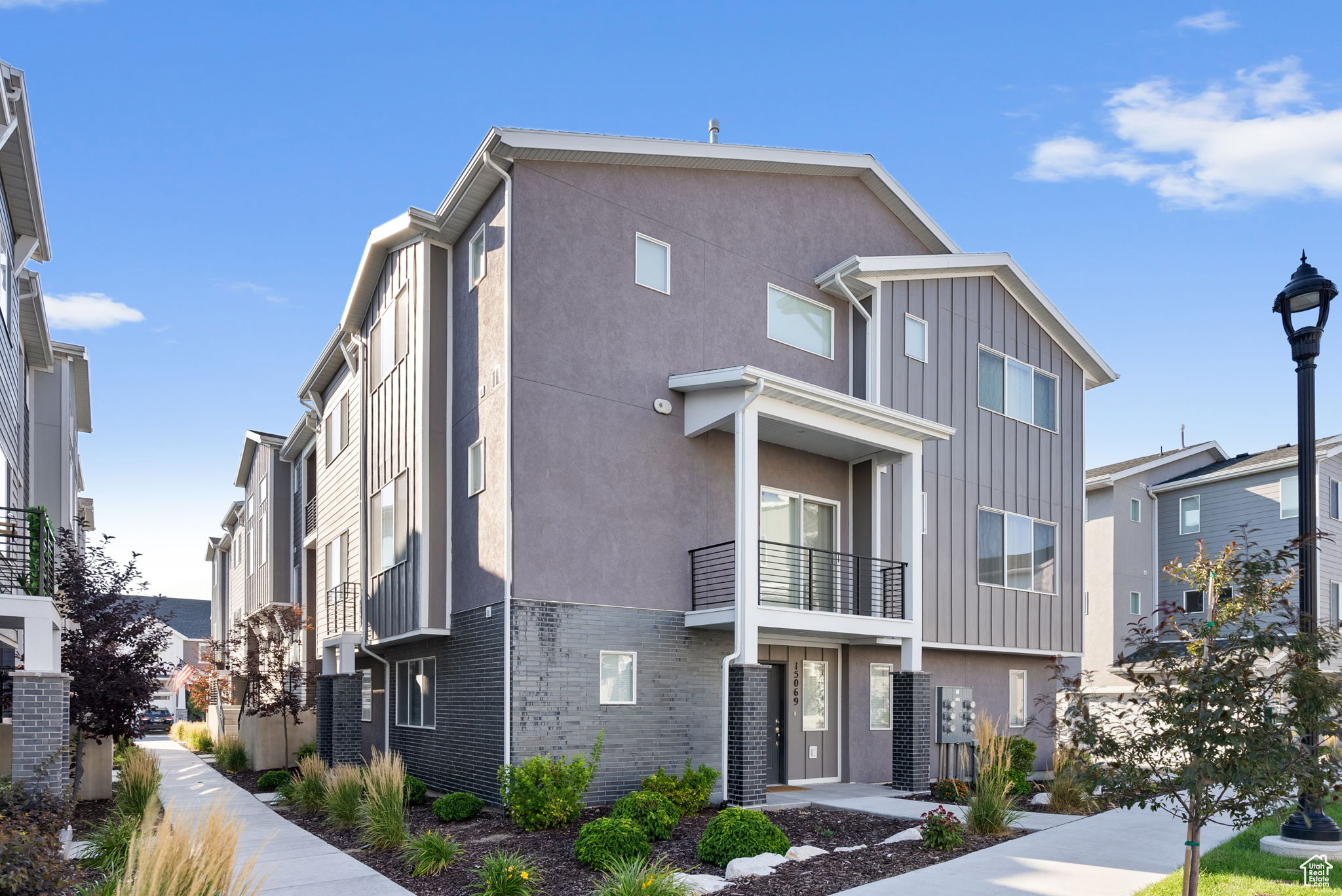 DAY RANCH TOWNS - Residential