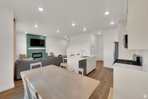 Tiny photo for 822 S HORIZON LOOP #513, Santaquin, UT 84655 (MLS # 2112933)