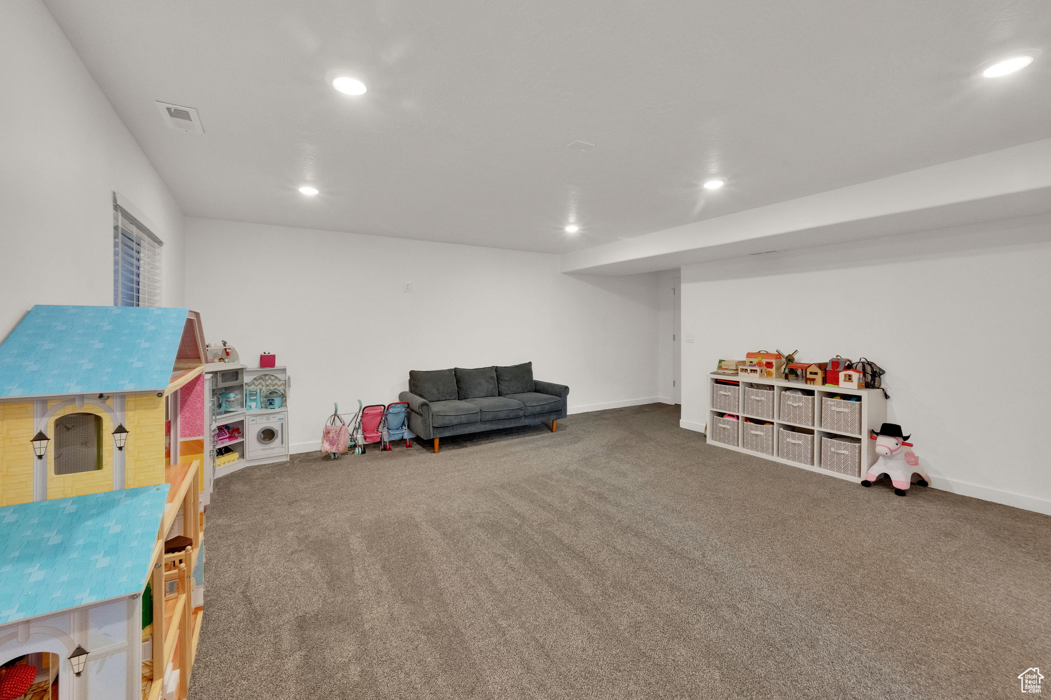FOOTHILL VILLAGE - Residential