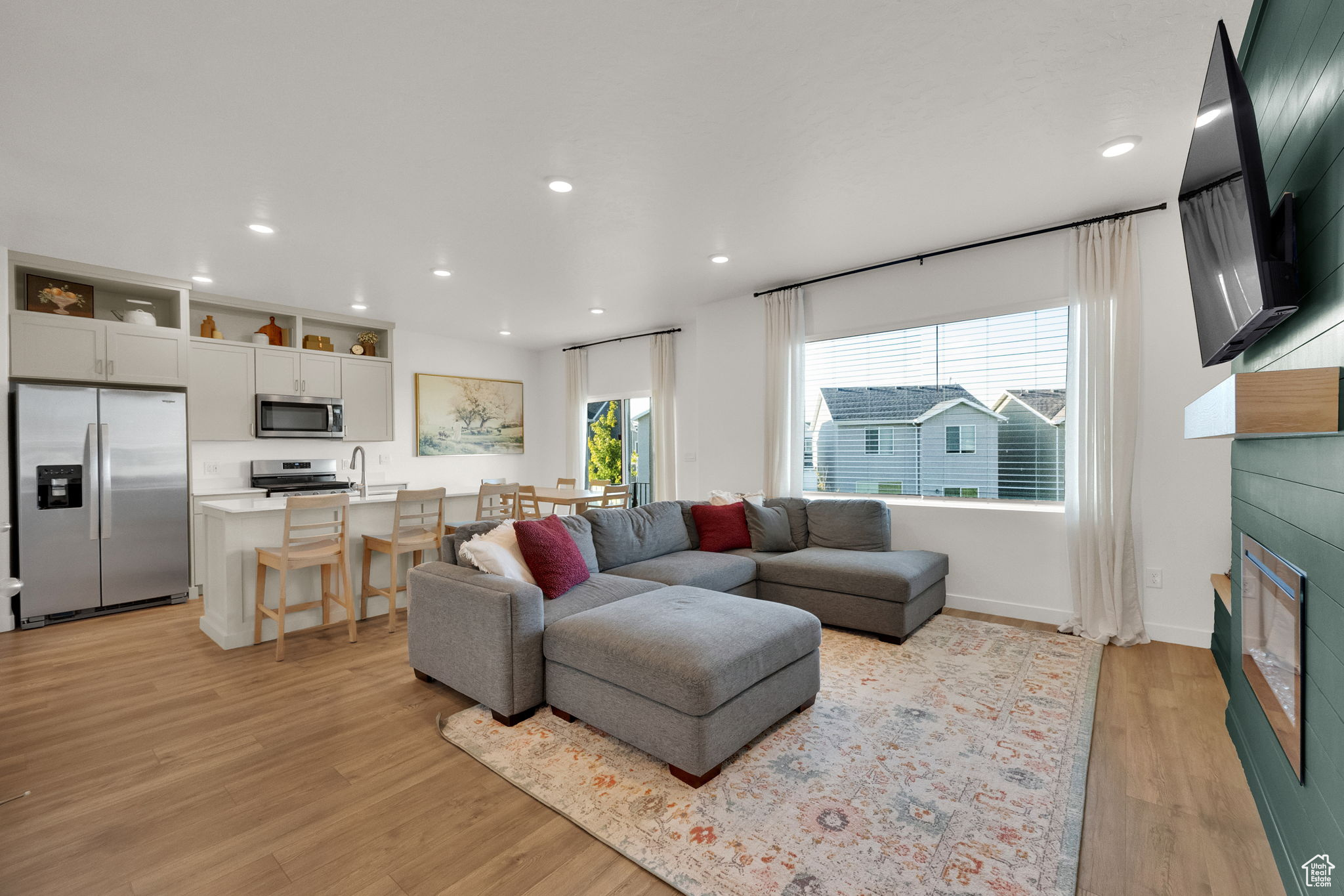 FOOTHILL VILLAGE - Residential