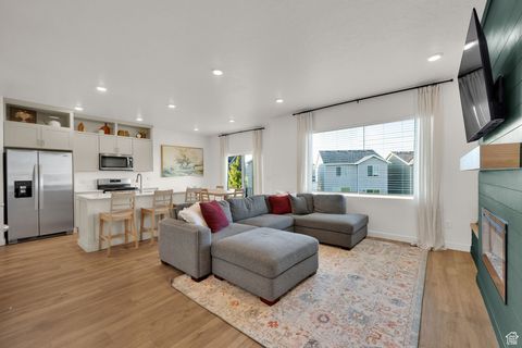 Tiny photo for 822 S HORIZON LOOP #513, Santaquin, UT 84655 (MLS # 2112933)