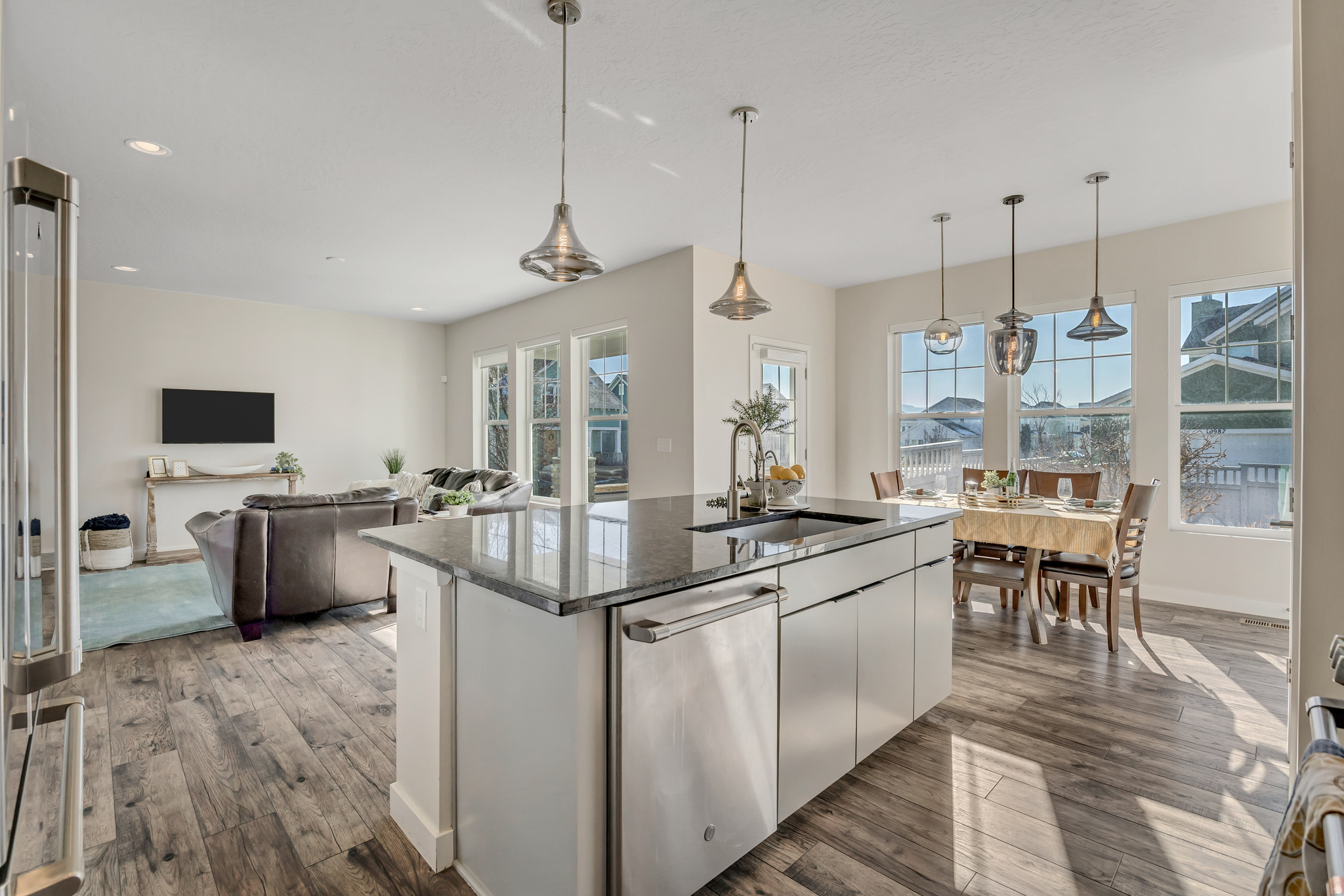 DAYBREAK - Residential