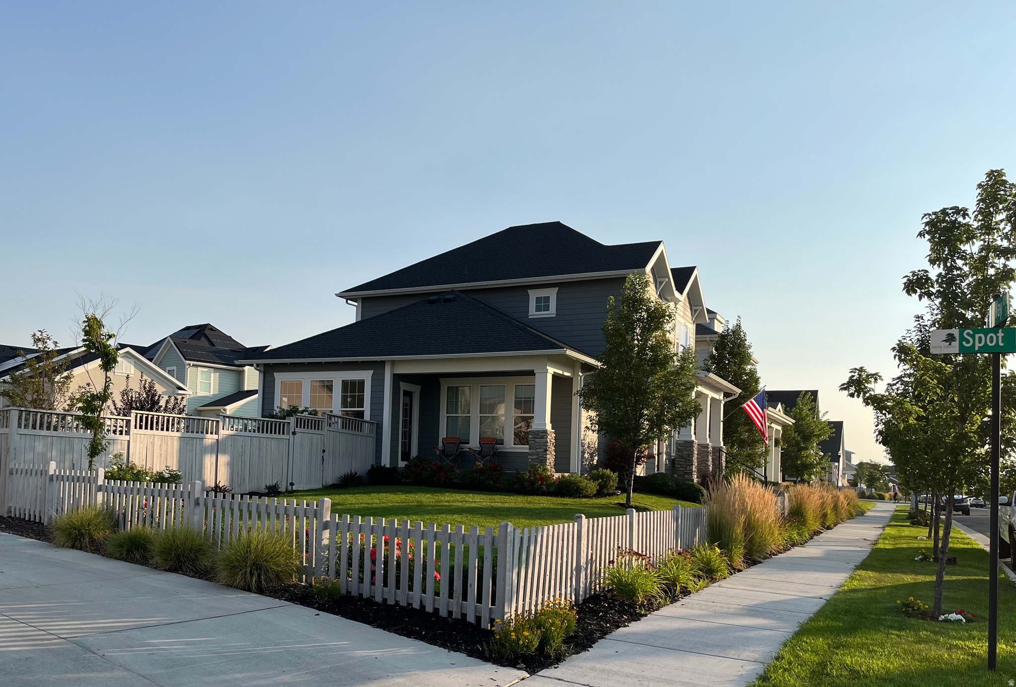 DAYBREAK - Residential