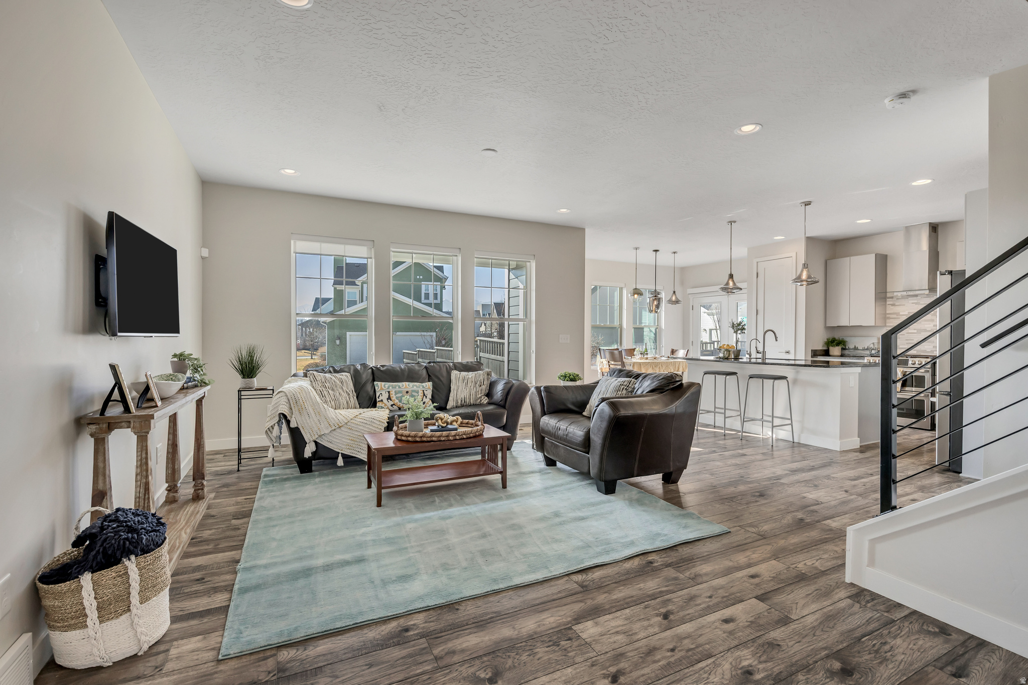 DAYBREAK - Residential