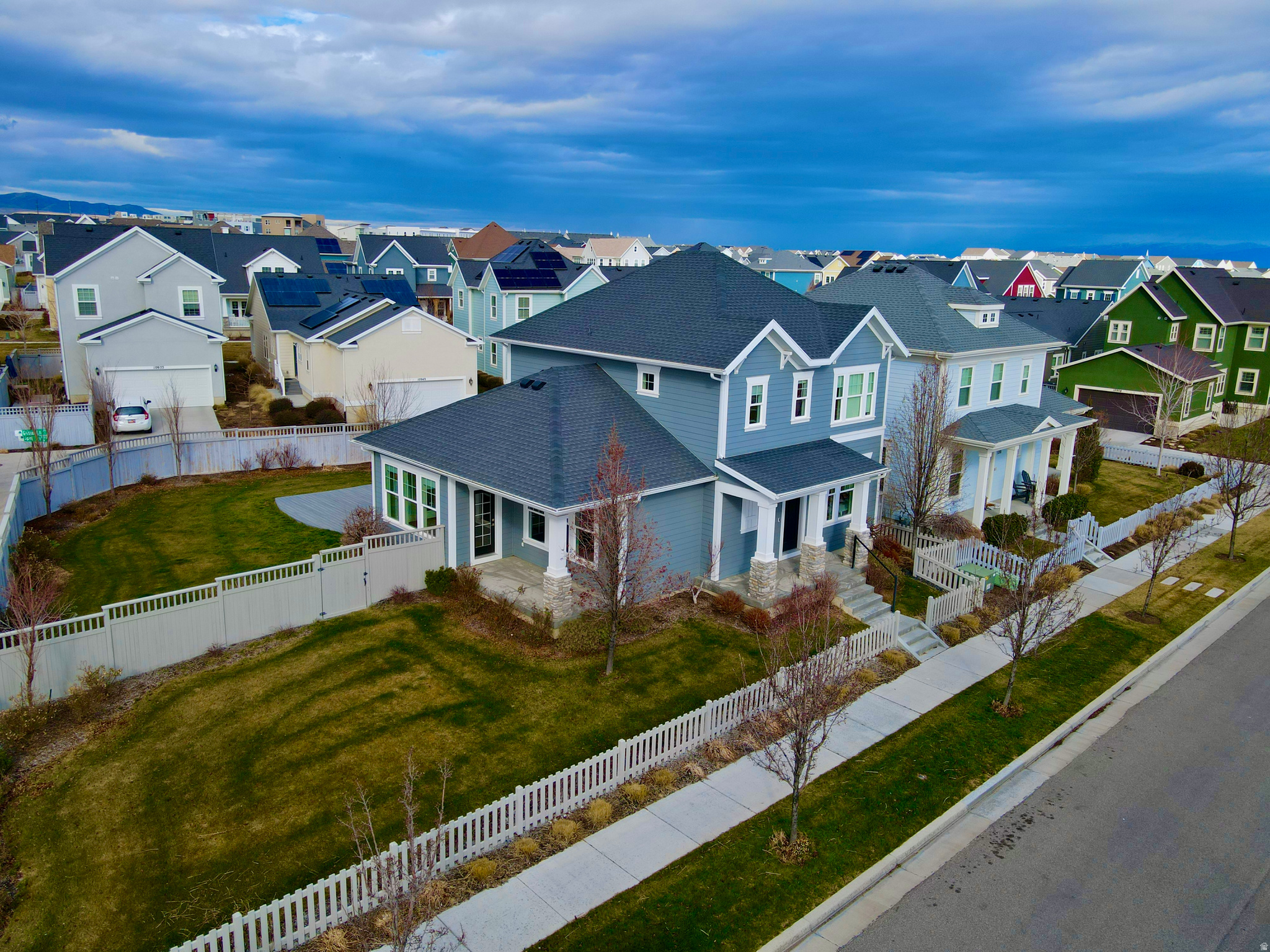 DAYBREAK - Residential