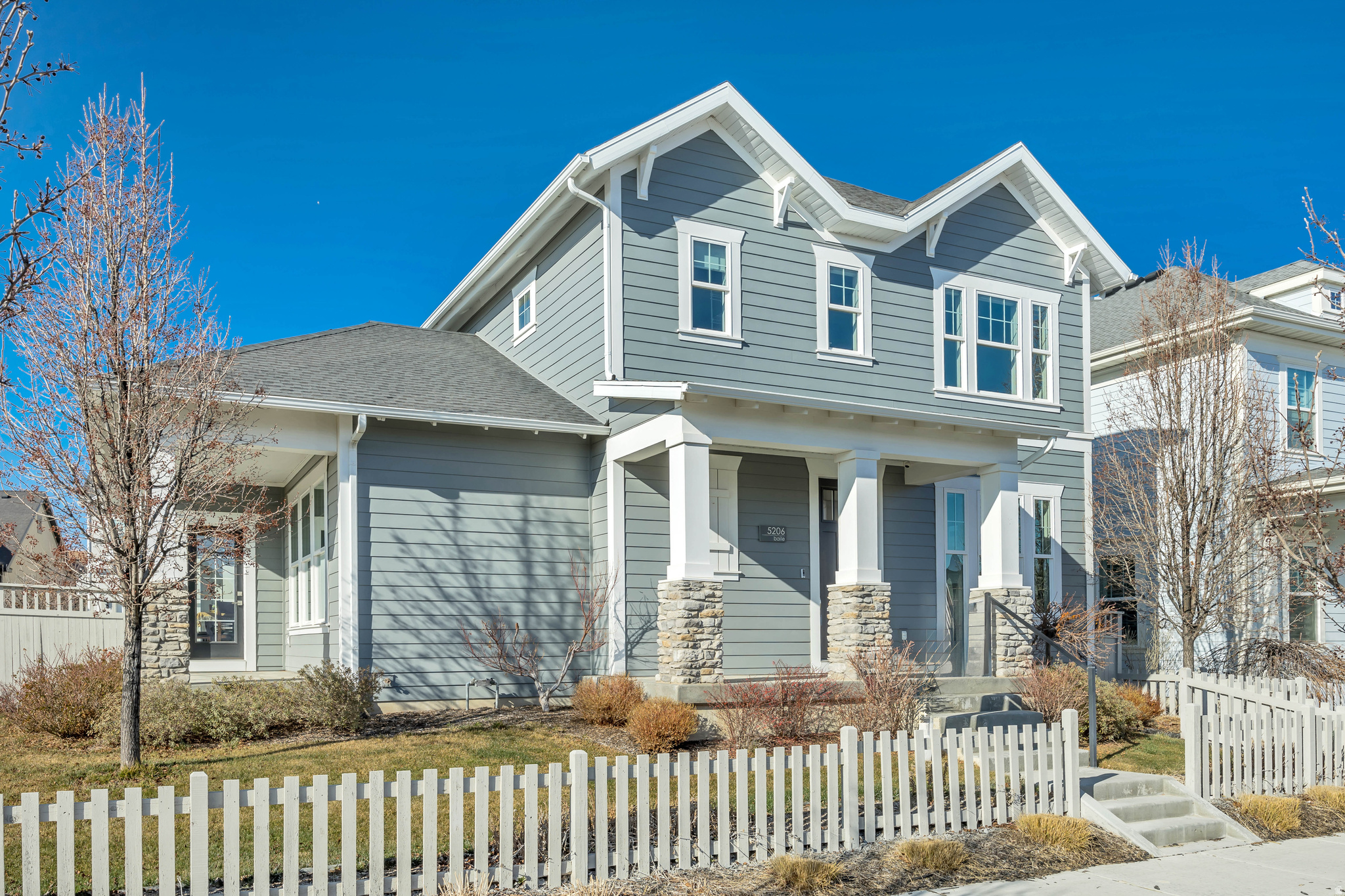 DAYBREAK - Residential