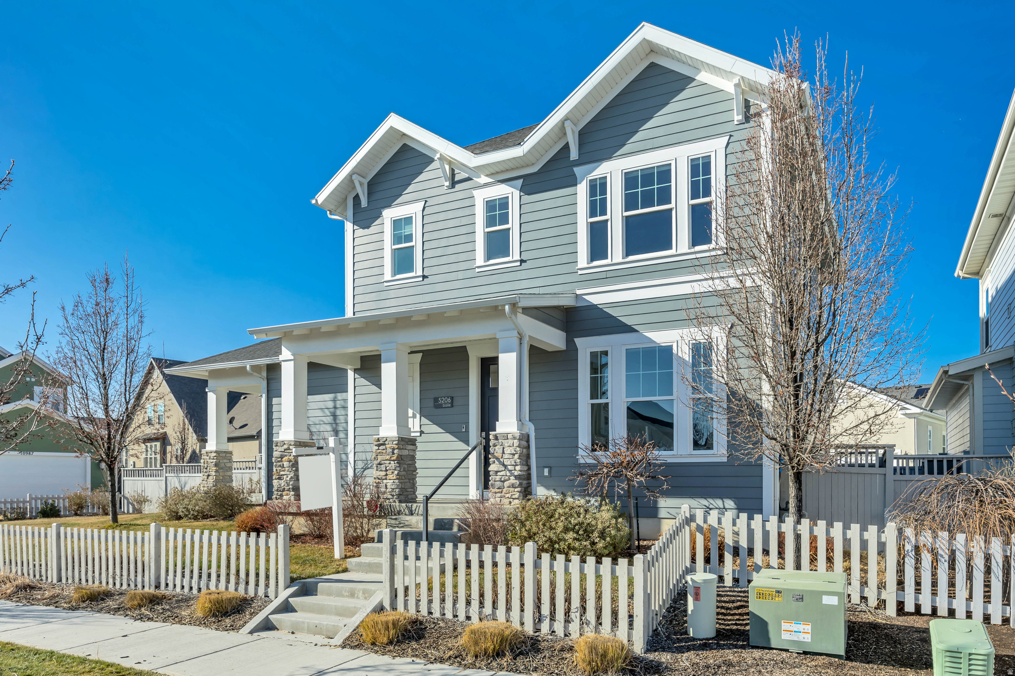 DAYBREAK - Residential