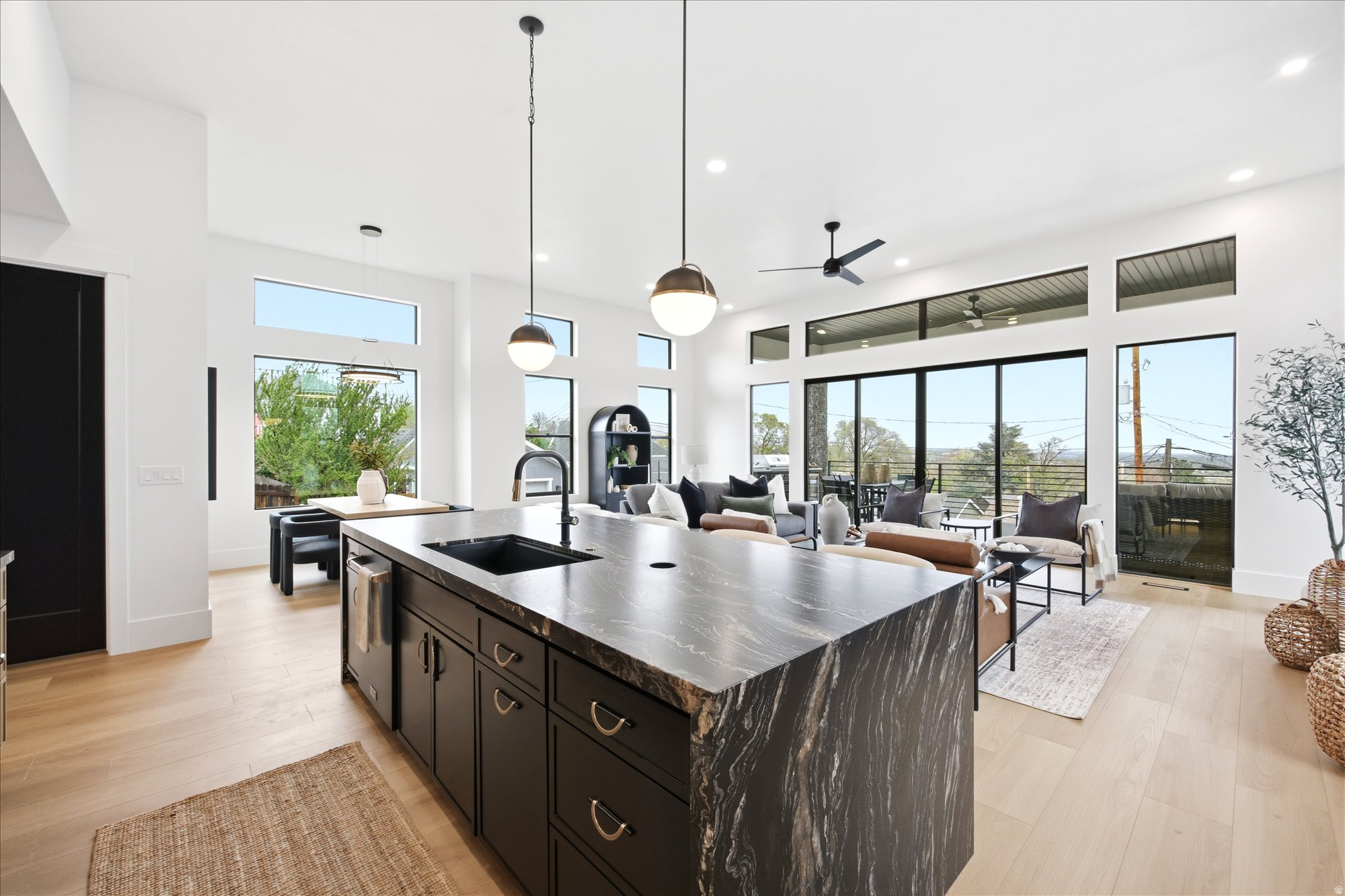 GRAND VIEW SUB - Residential